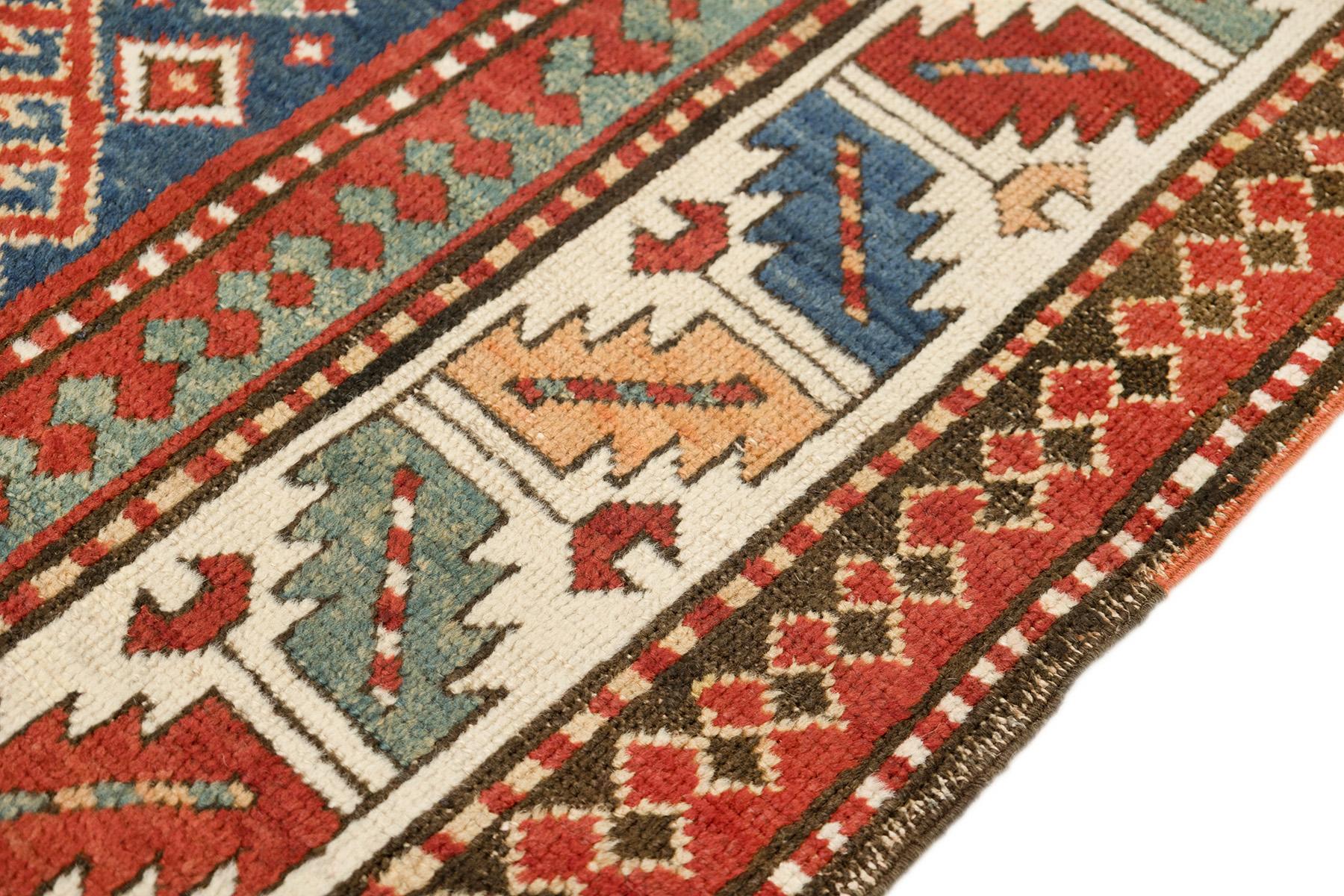 XIXe siècle Tapis Kazak ancien, noué à la main, 7.4 × 4.2 ft - Rouge, bleu et ivoire en vente