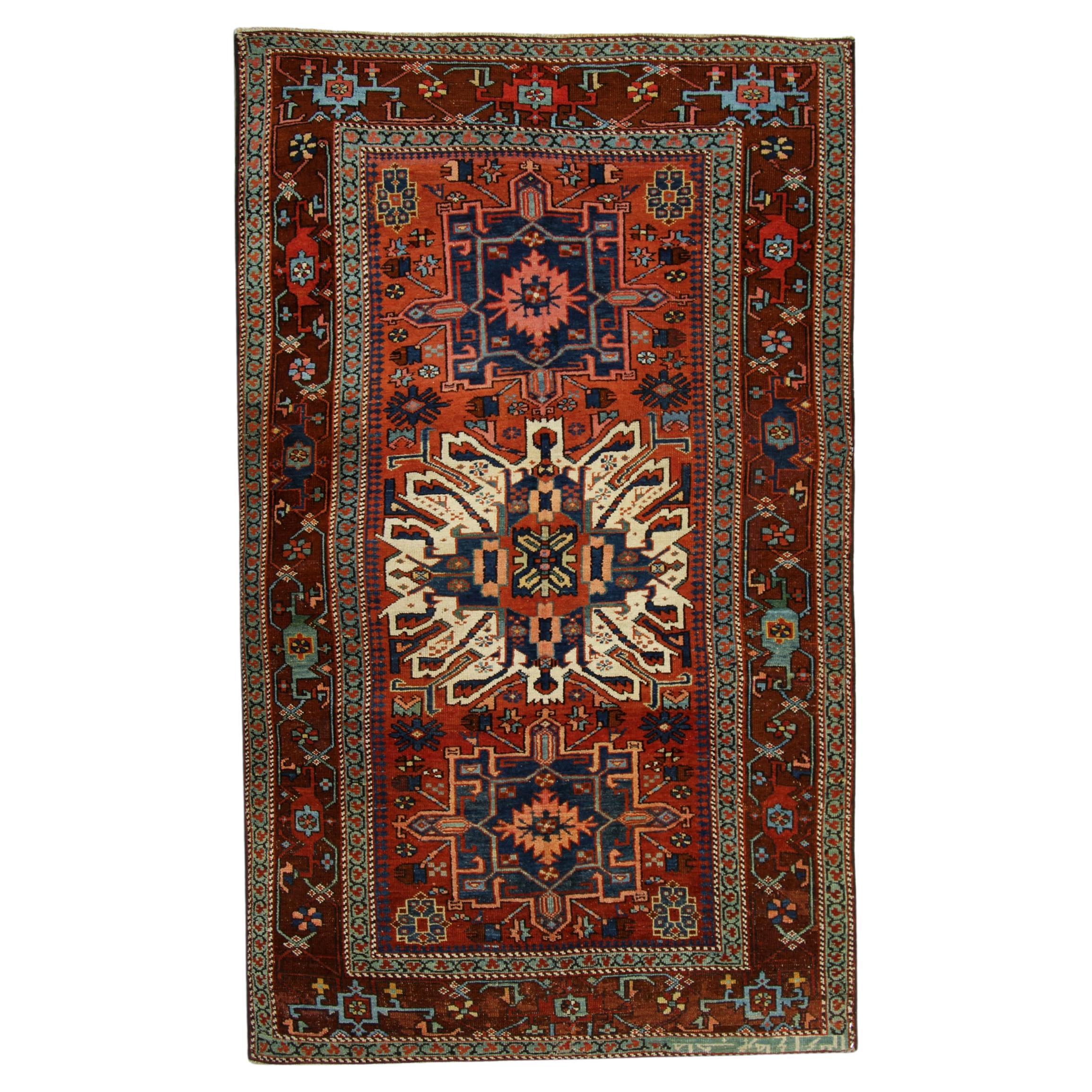 Antiker handgewebter antiker Kazak-Teppich Rostfarbener geometrischer Stammeskunstteppich im Angebot