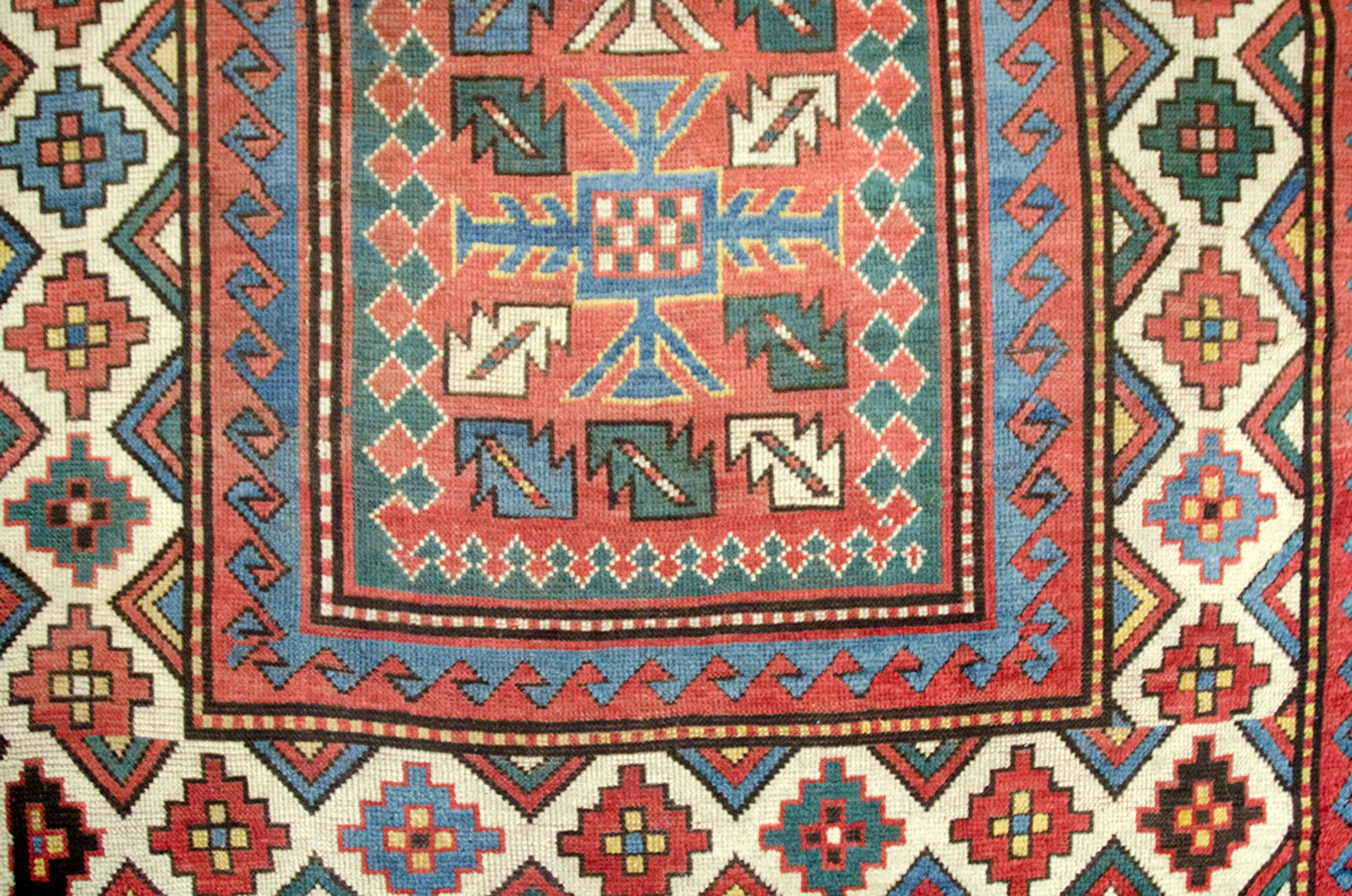 Antiker kaukasischer Kazak-Teppich, Südkaukasus, spätes 19. Jahrhundert (Wolle) im Angebot