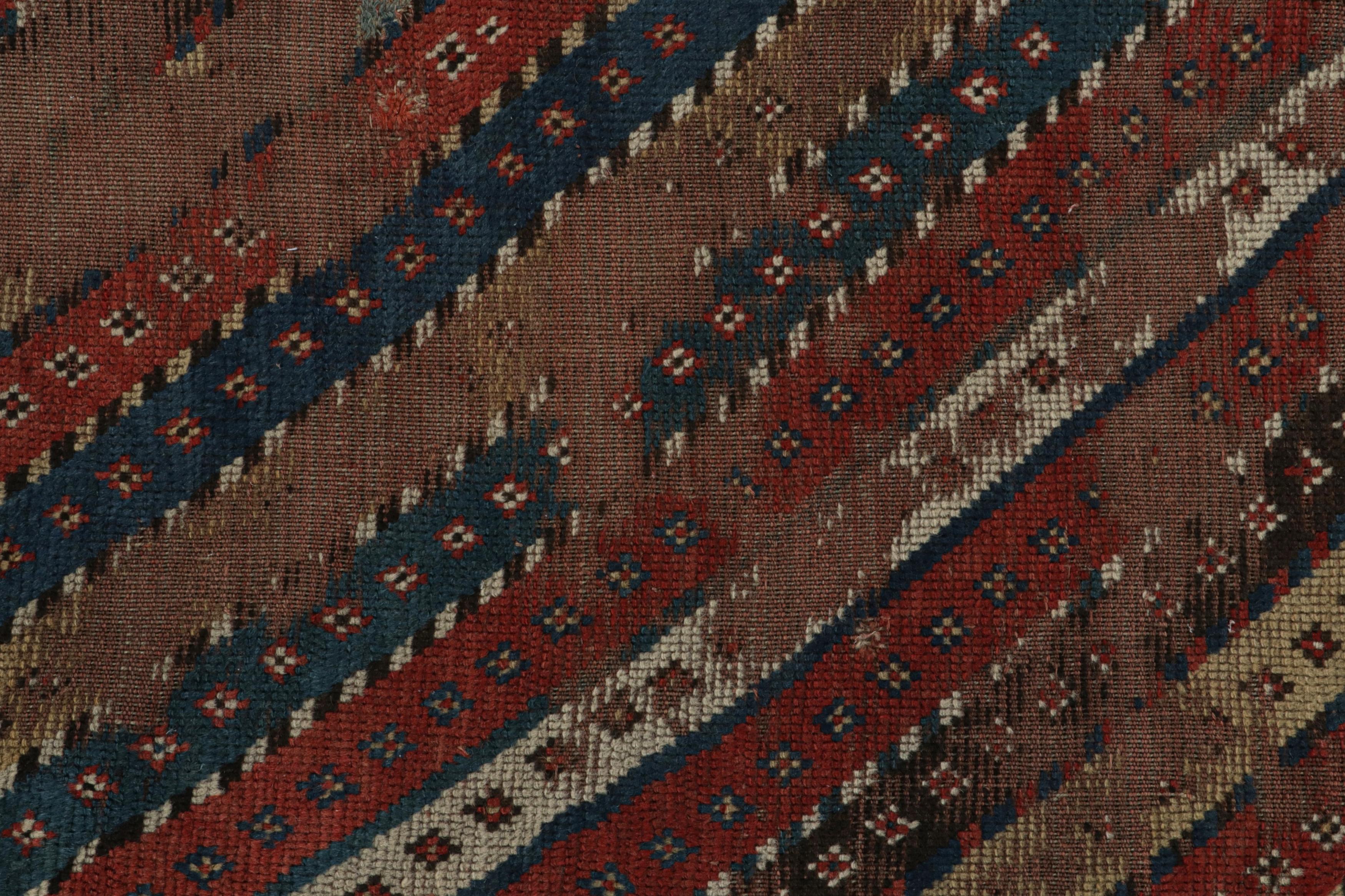 Antiker Kazak Läufer mit roten und blauen geometrischen Mustern, von Rug & Kilim im Zustand „Gut“ im Angebot in Long Island City, NY