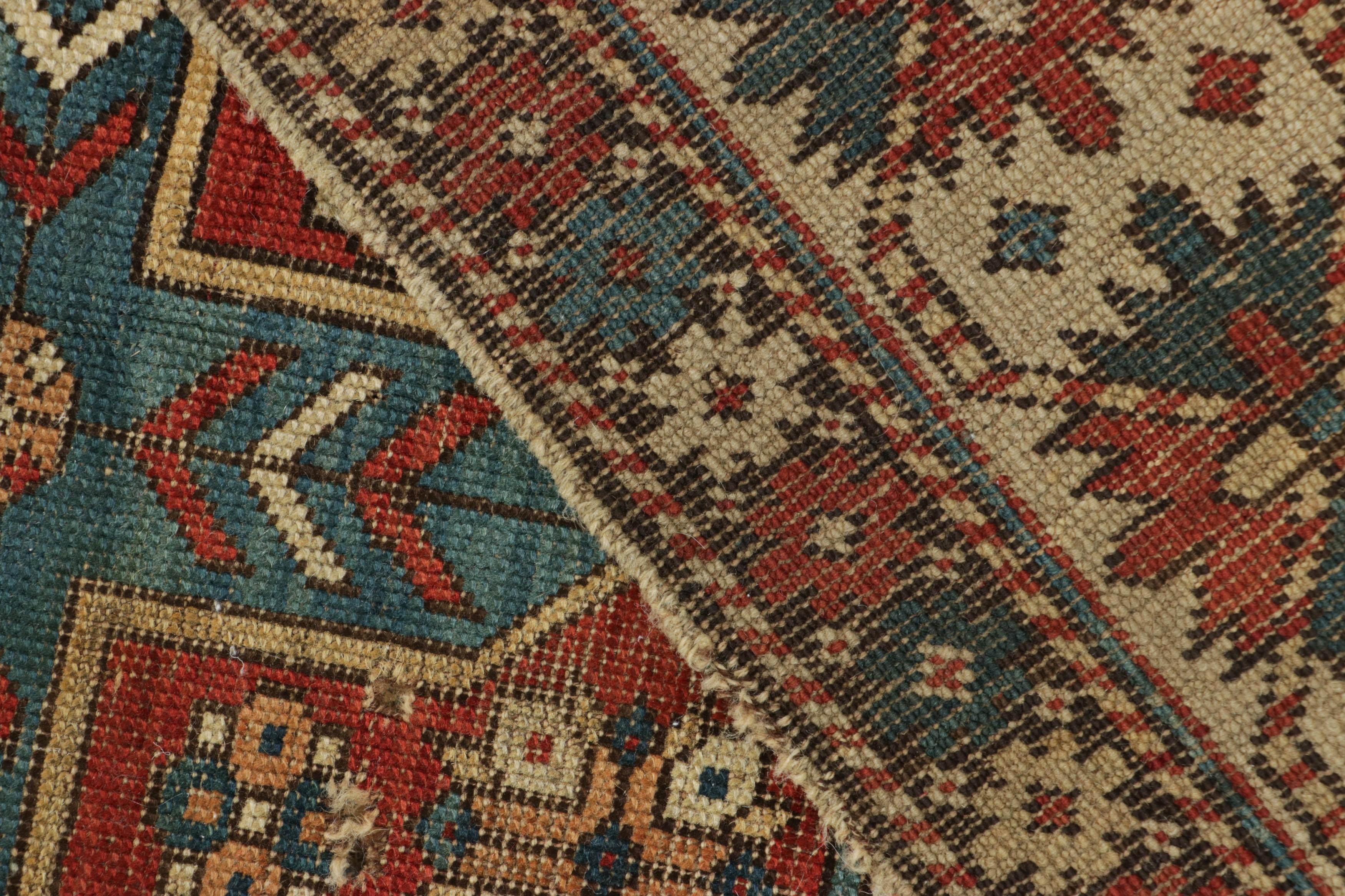 Antiker Kazak-Stammesteppich in Brown mit geometrischen Mustern, von Rug & Kilim (Spätes 19. Jahrhundert) im Angebot