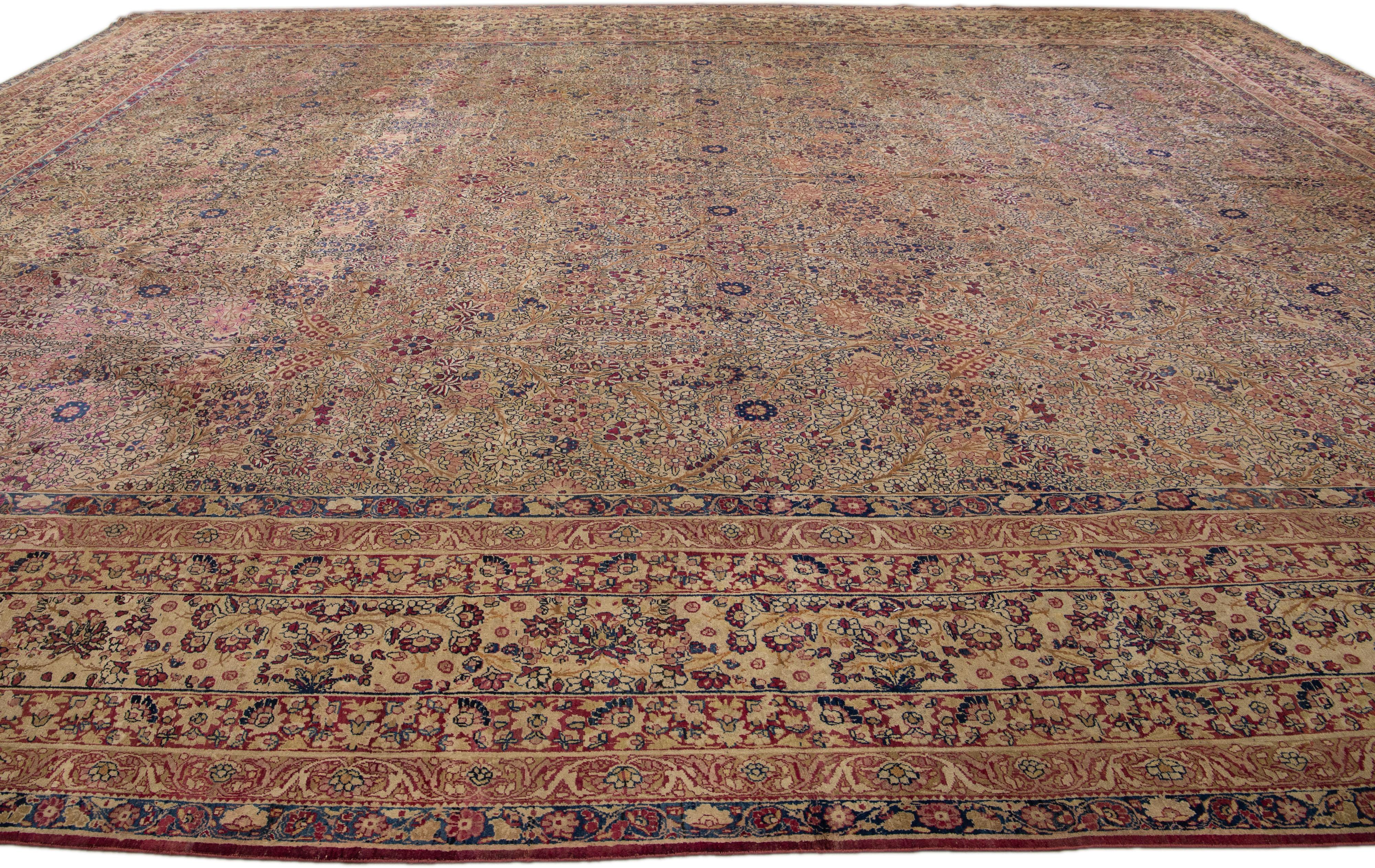 Noué à la main Tapis persan multicolore Kerman fait à la main avec motif floral sur toute la surface en vente