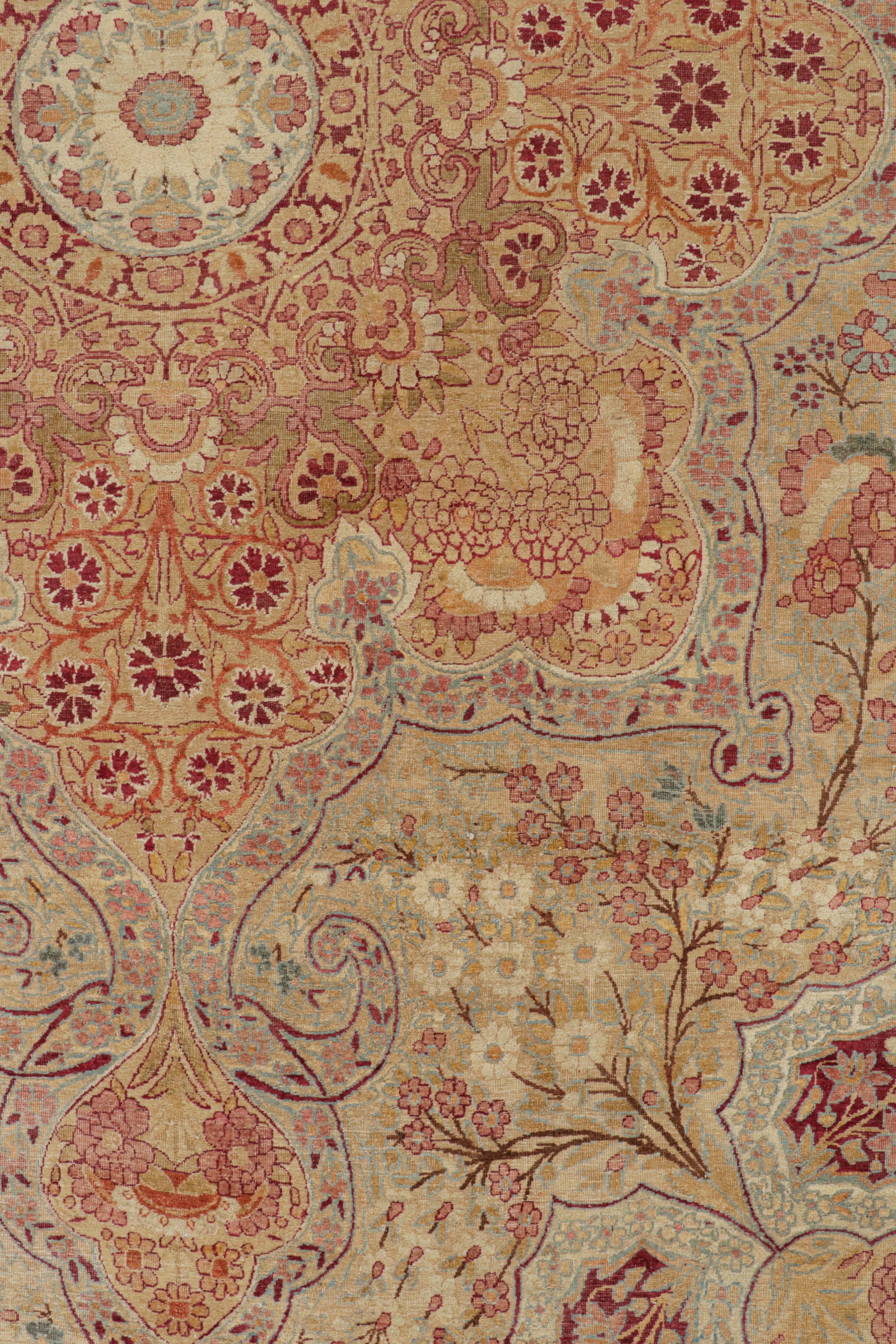 Antiker persischer Kerman Lavar-Teppich mit Blumenmedaillon, von Rug & Kilim (Frühes 20. Jahrhundert) im Angebot