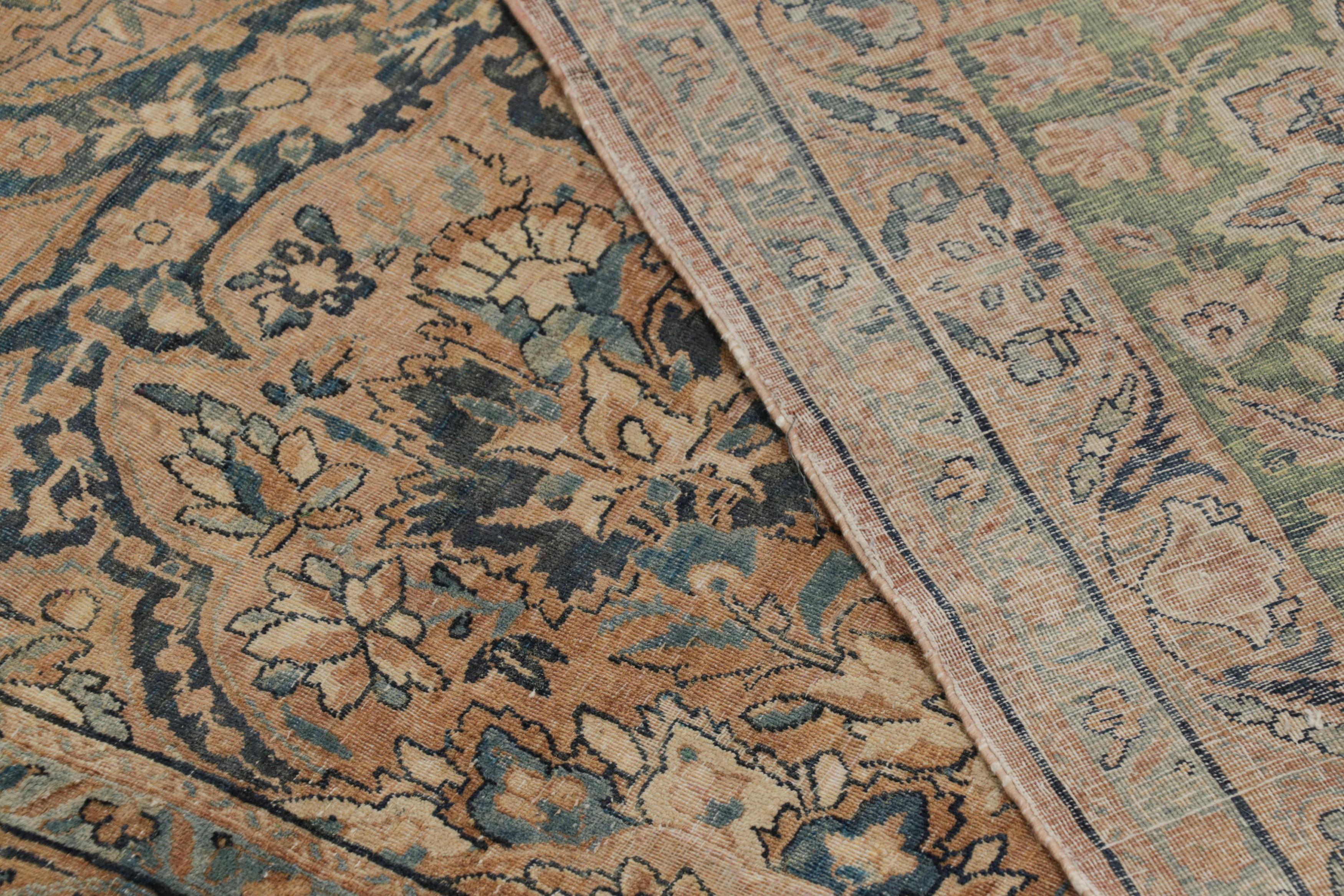 Tapis persan antique Kerman Lavar à motifs floraux bleu, beige et marron en vente 1