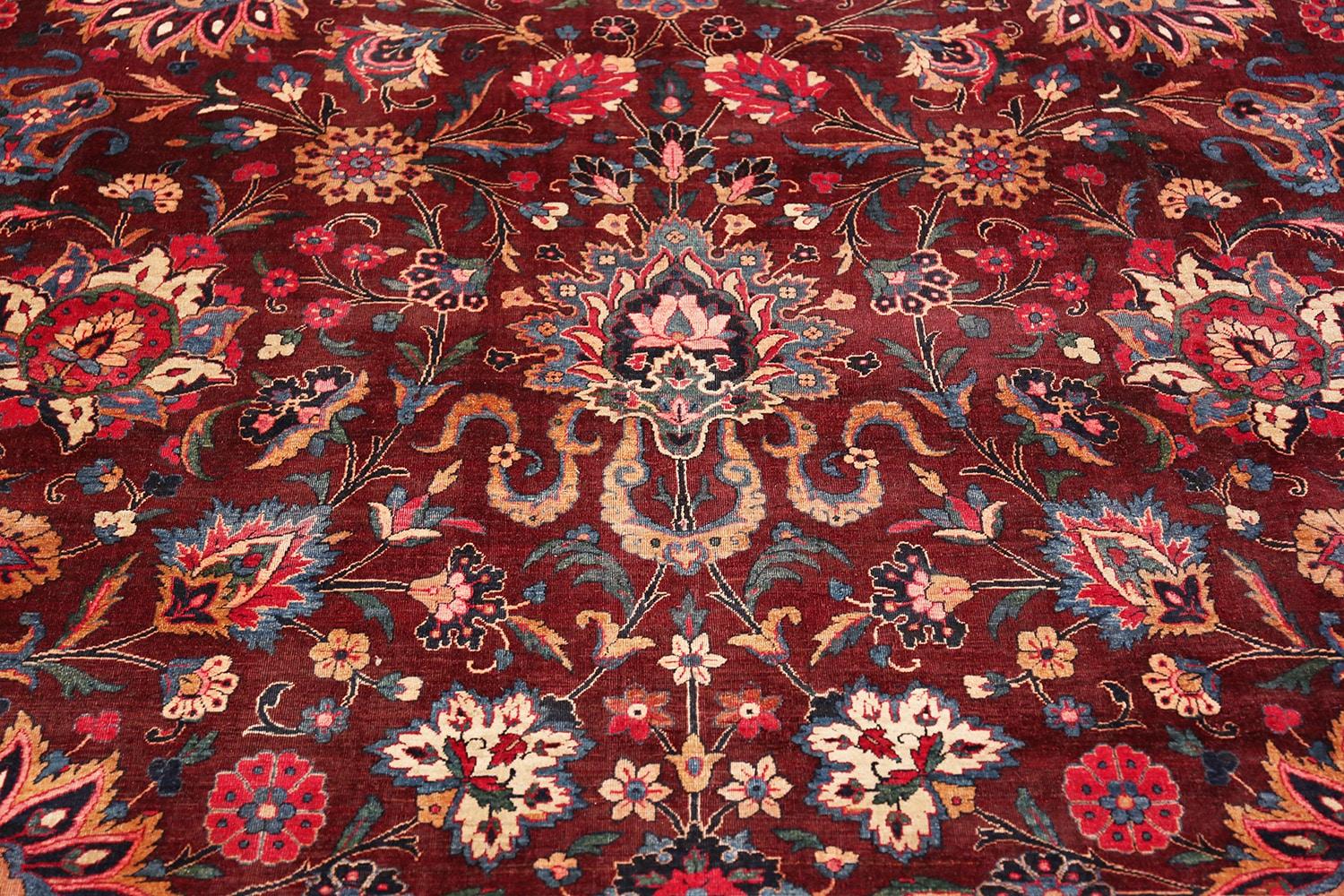 Antique Kerman Persian Rug. Size: 11 ft 8 in x 21 ft 2 in In Excellent Condition For Sale In New York, NY