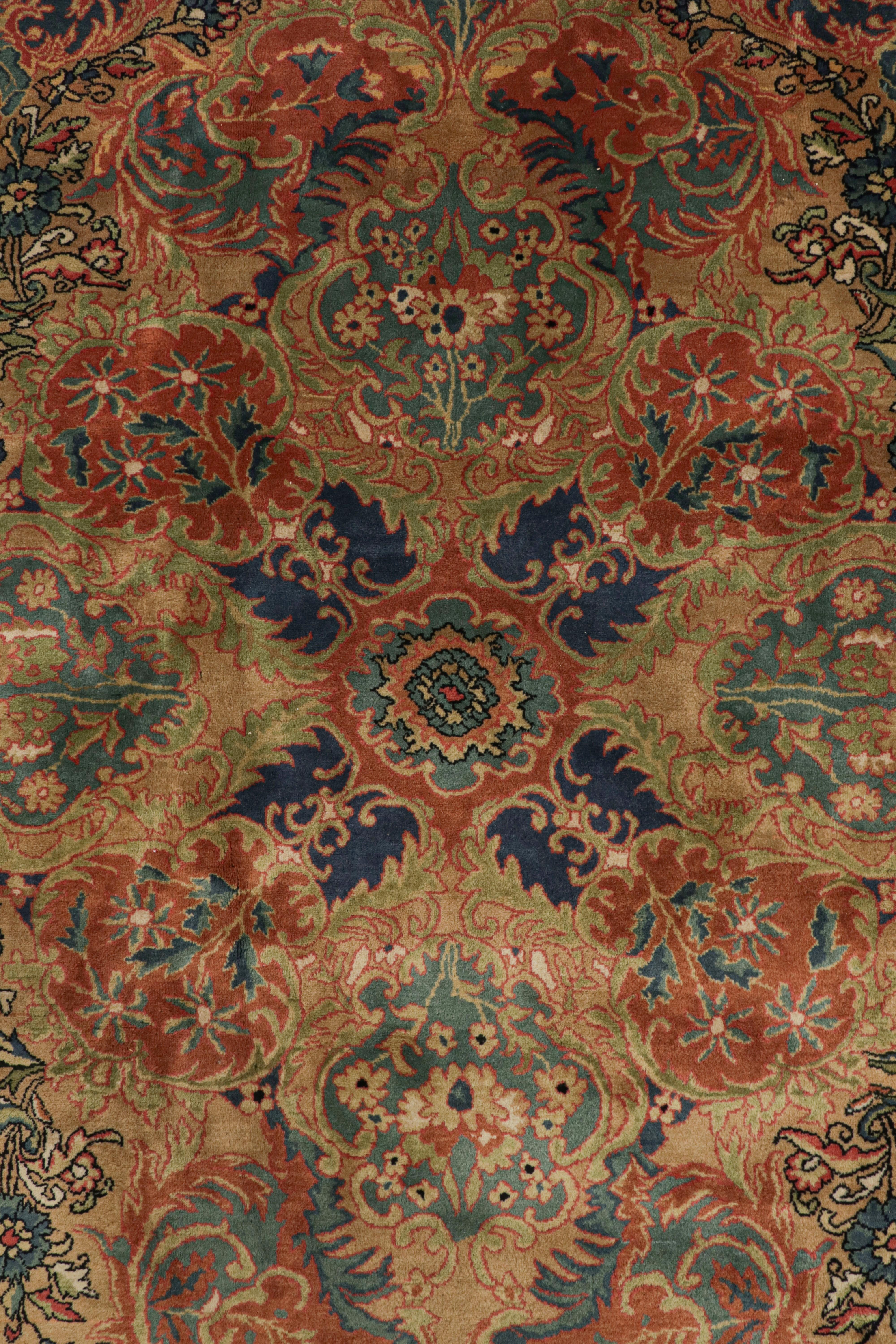 Antiker indischer Palastteppich mit Tabriz-Design & floralen Mustern, von Rug & Kilim (Indisch) im Angebot