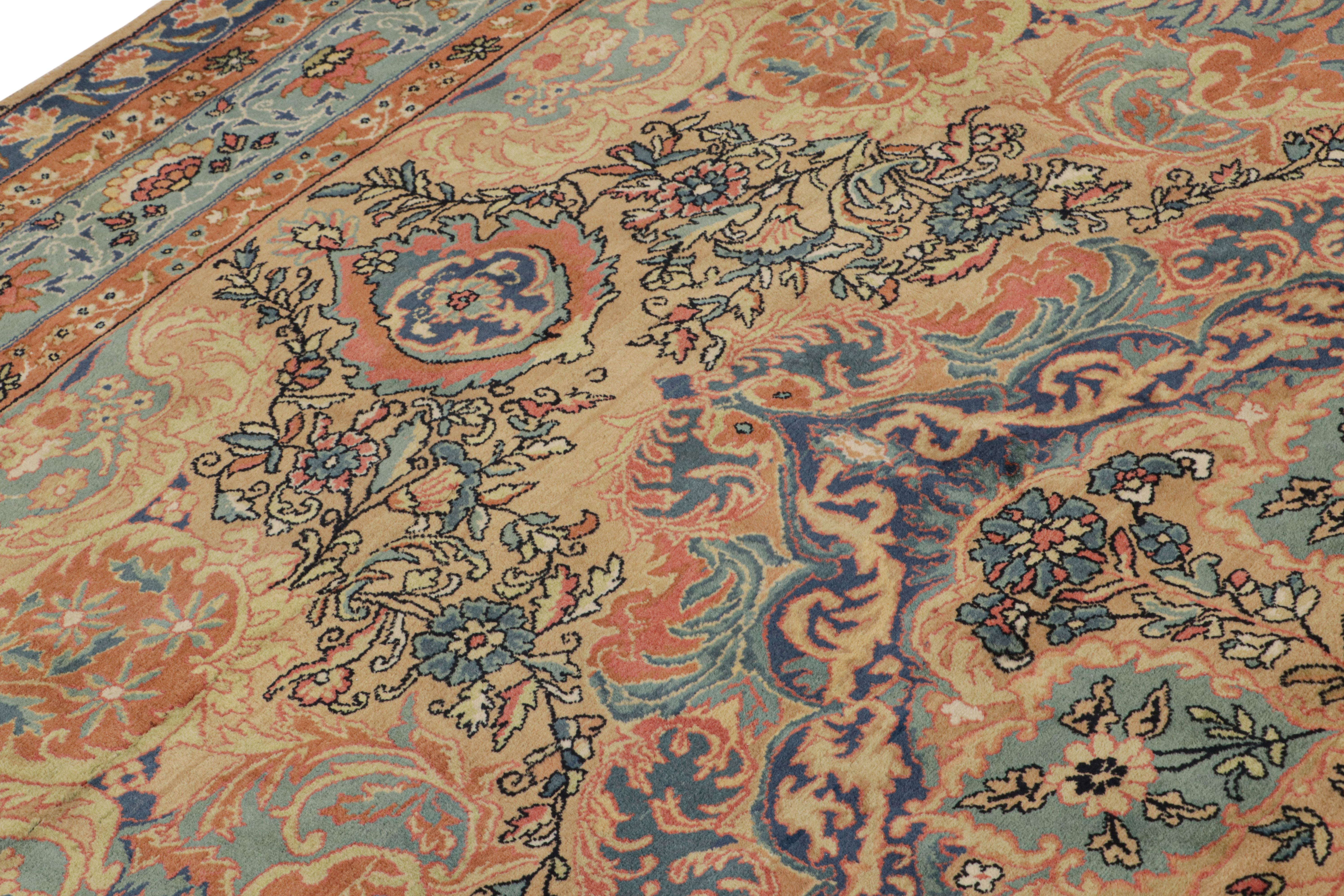 Antiker indischer Palastteppich mit Tabriz-Design & floralen Mustern, von Rug & Kilim (Wolle) im Angebot