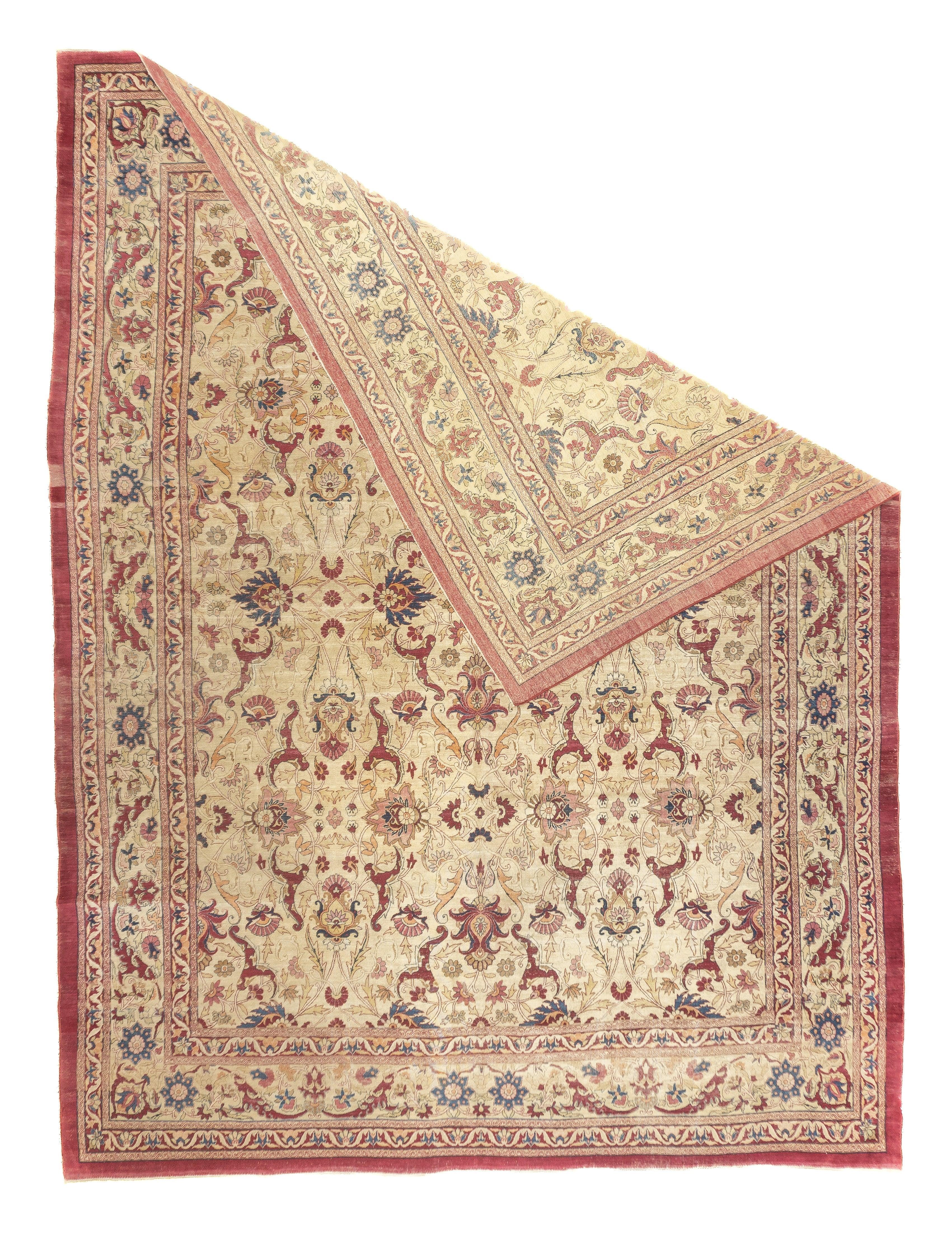 Antiker Kerman-Teppich 10'8'' x 14'1''. Das cremefarbene Feld zeigt ein perfekt ausbalanciertes großes, mit Akanthus umrandetes Rautengittermuster mit gespaltenen Arabesken, Blütenpalmetten, Nelken und anderen floralen Formen. Die zentrale Raute ist