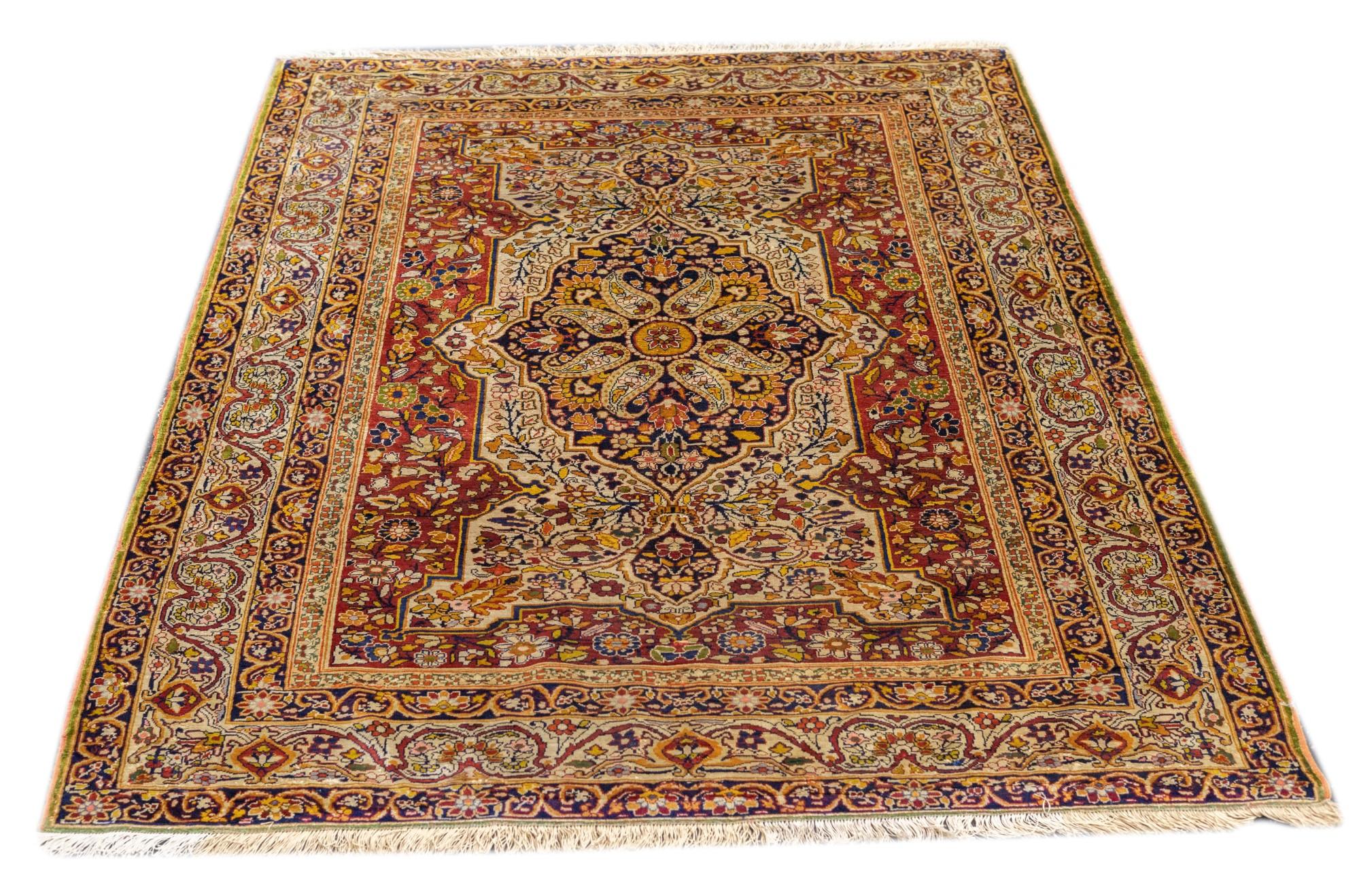 Antiker Kerman-Teppich 4'5'' x 6'3'' (19. Jahrhundert) im Angebot