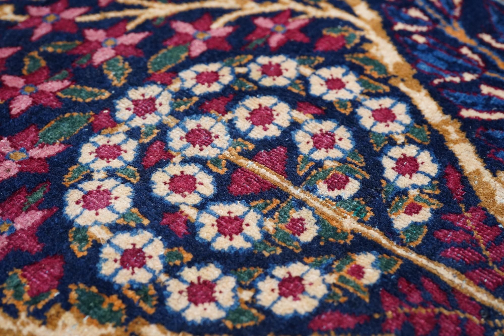 Antique Kerman Rug 5'7'' x 8'7'' For Sale 2