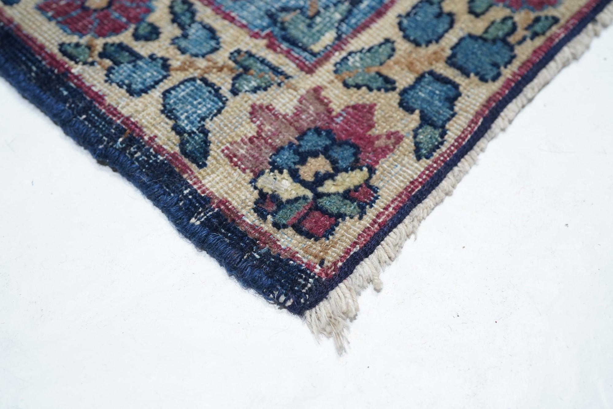 Antique Kerman Rug 8'8'' x 11'8'' In Excellent Condition For Sale In New York, NY