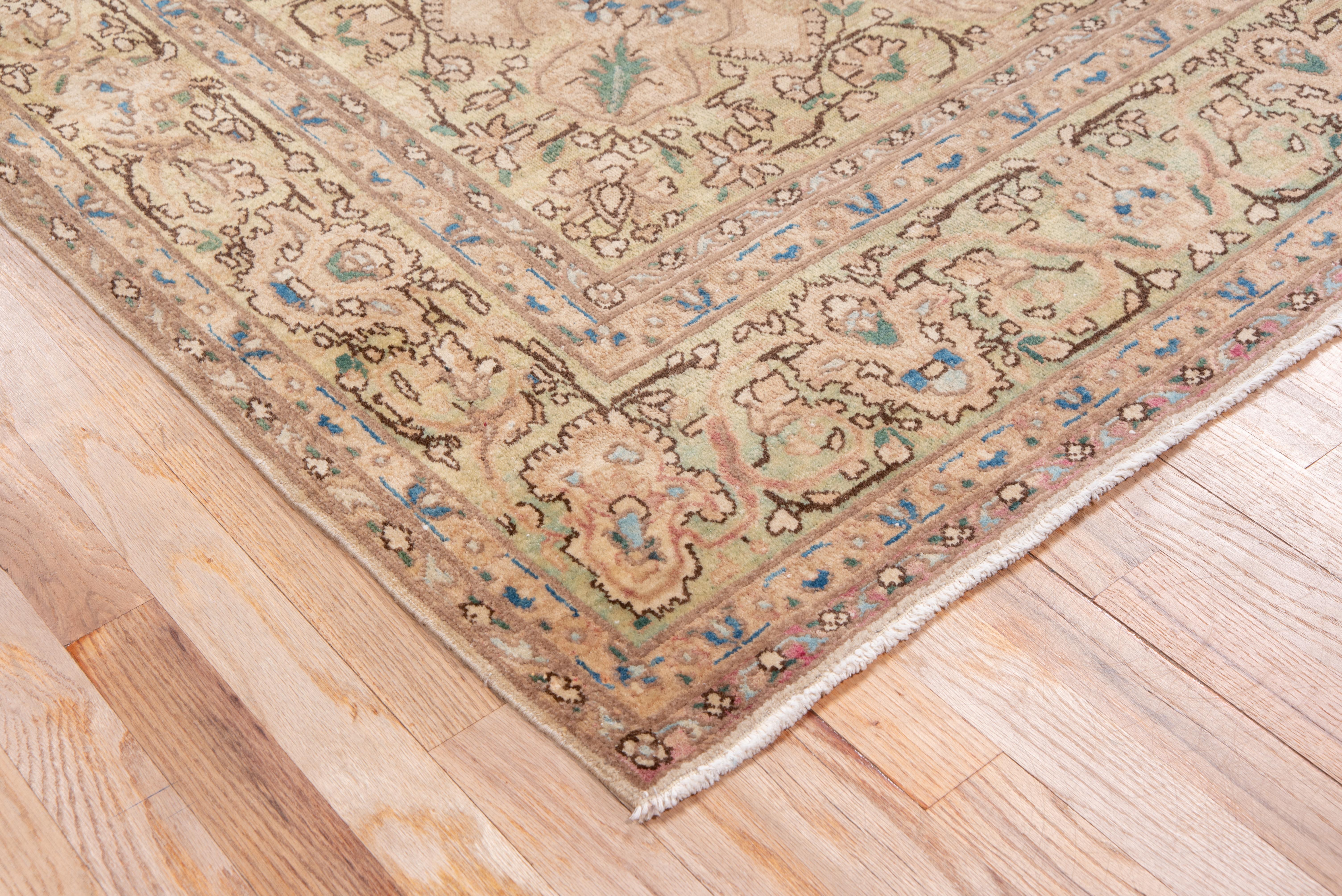 Antique Kerman Rug, circa 1930s In Good Condition For Sale In New York, NY