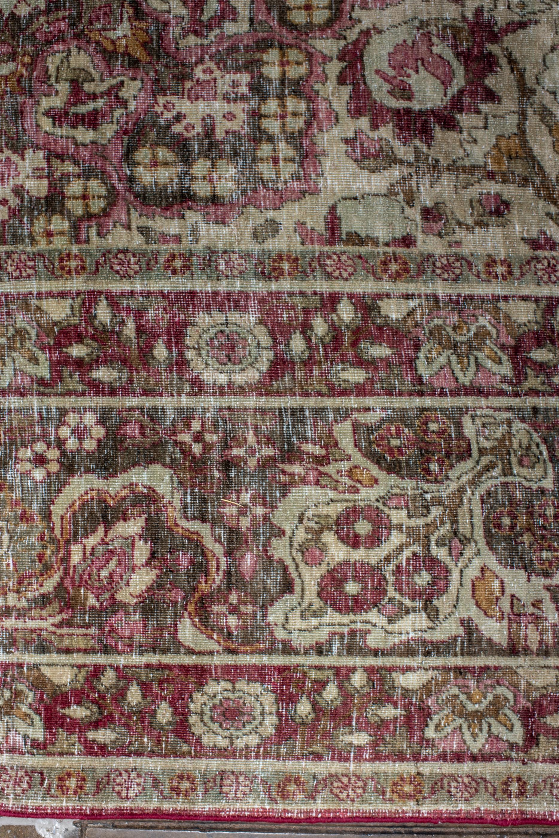 Antique Kerman Rug with Cream Field and Red Floral Design In Good Condition For Sale In New York, NY