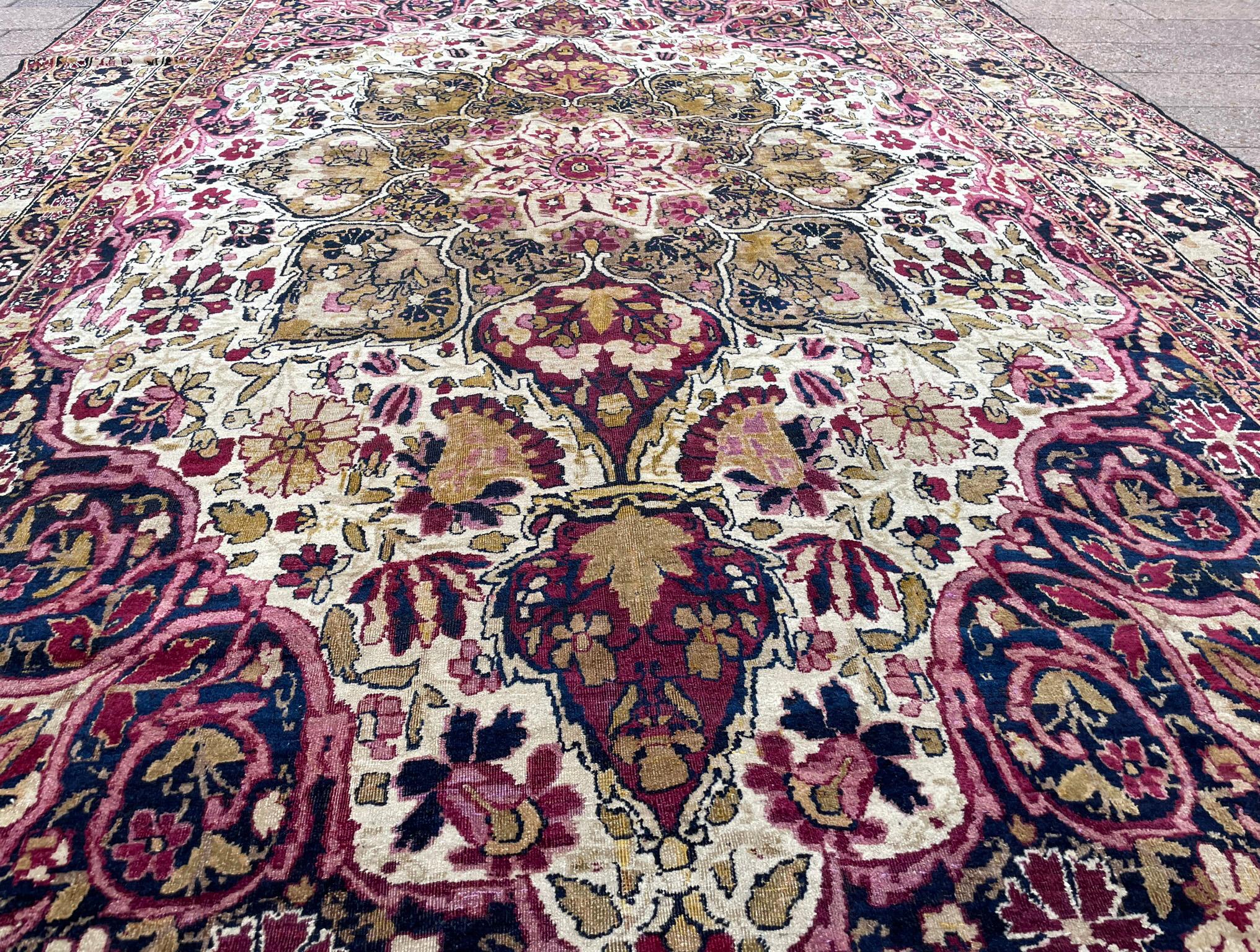Antiker persischer Kermanshah/Laver-Teppich (Kirman) im Angebot