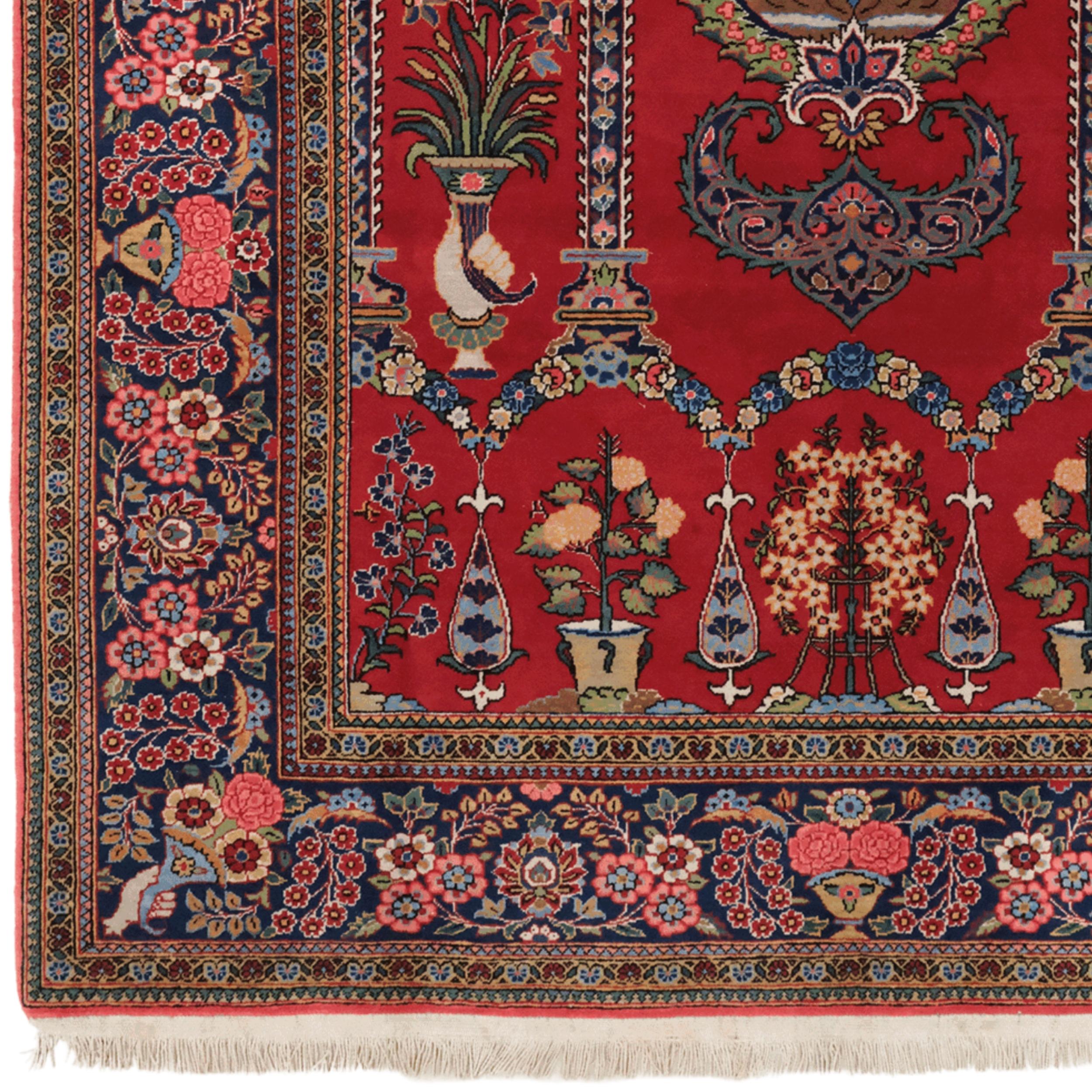 Periodo: Fine del XIX secolo
Dimensioni: 135 x 210 cm

Siamo lieti di presentarti un raro Keshan Prayer Rug, tessuto alla fine del XIX secolo in uno dei centri di tessitura più rinomati dell'Iran, Keshan.
Questo pezzo presenta un distinto design