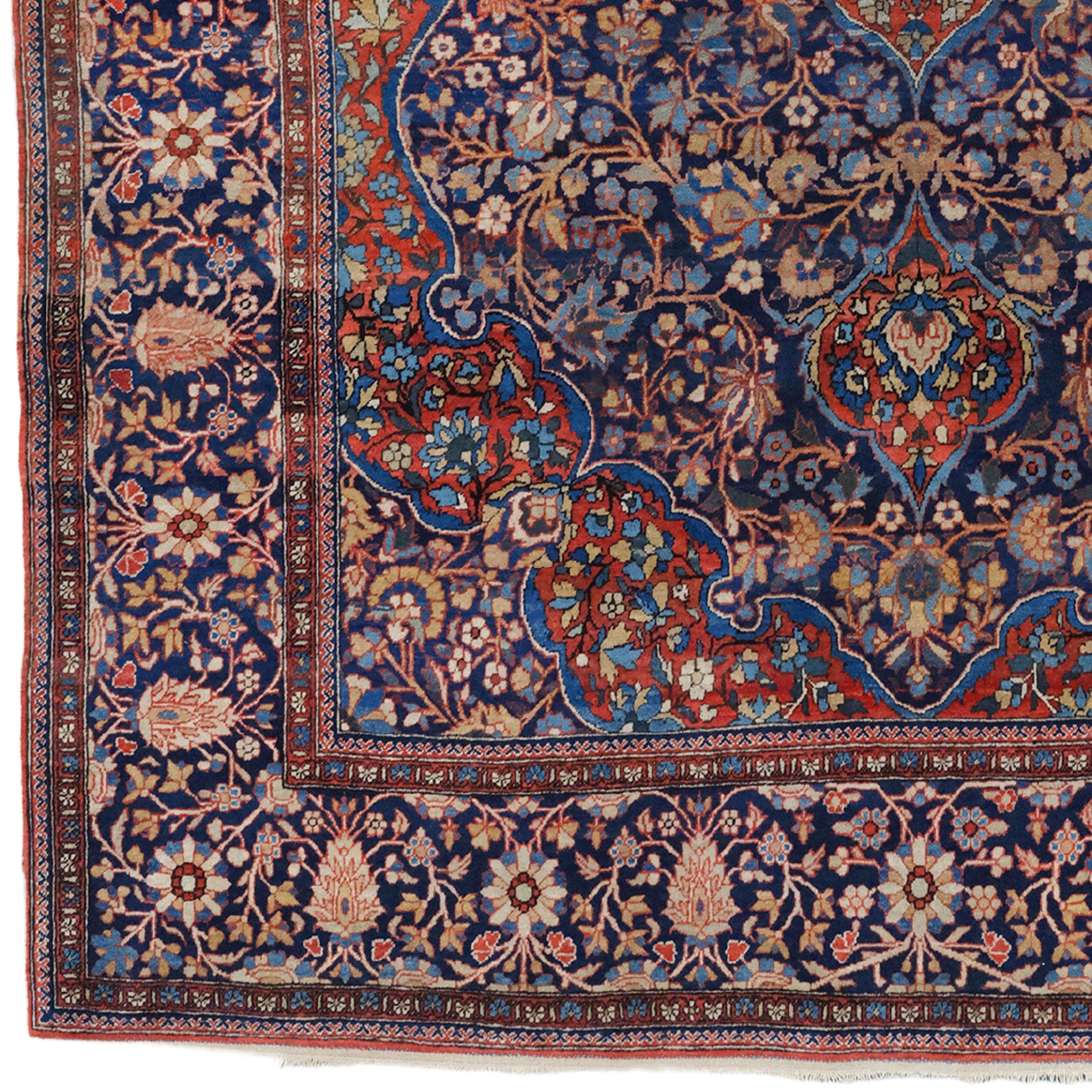 Tapis de soie Keshan persan de la fin du 19e siècle

Ce tapis antique d'Eleg date de la fin du XIXe siècle et se distingue par ses motifs élégants et complexes. Le fond du tapis est dominé par des tons bleu foncé et rouge et présente des motifs