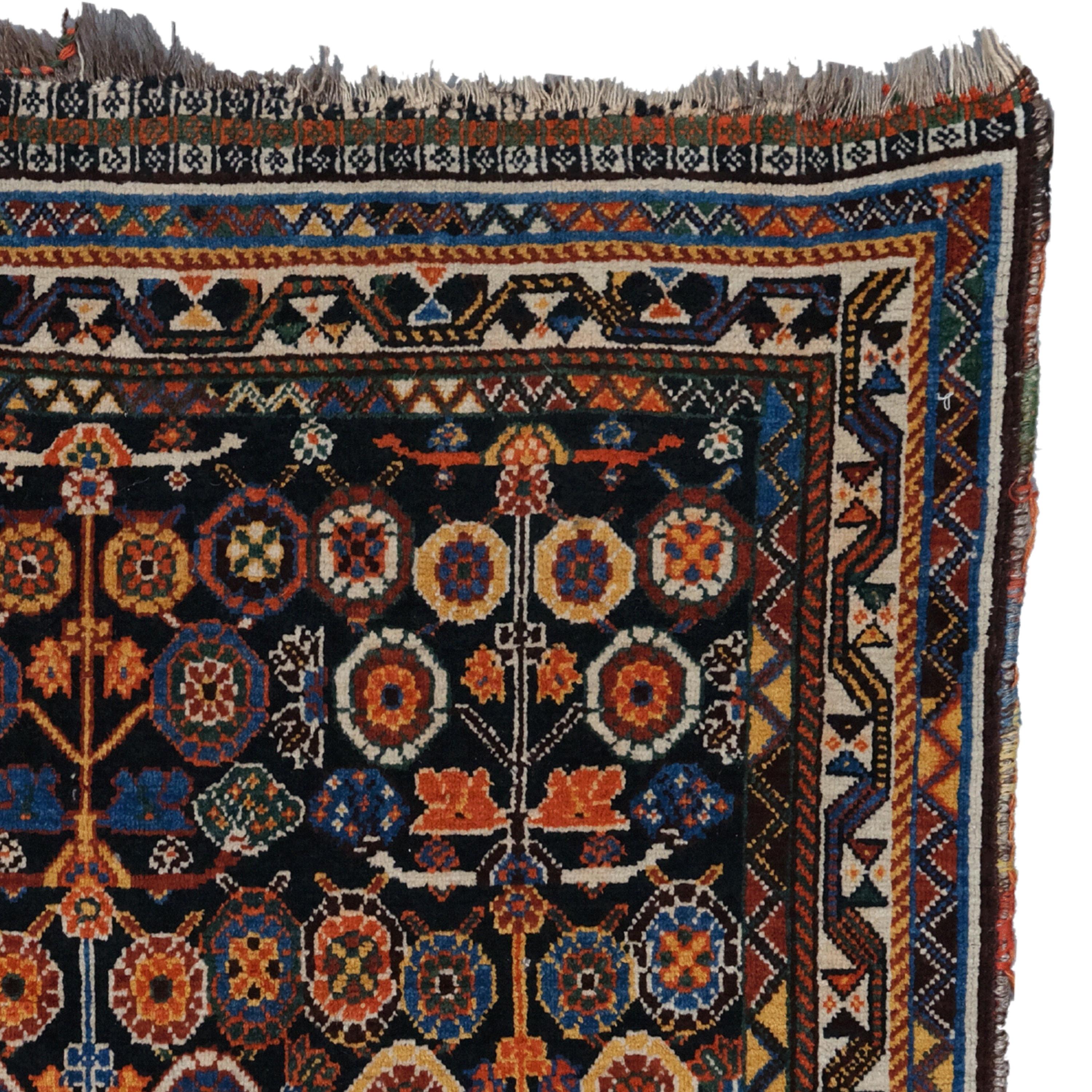 Antique Khamseh Rug - 19th Century Khamseh Rug, Antique Rug In Good Condition For Sale In Sultanahmet, 34