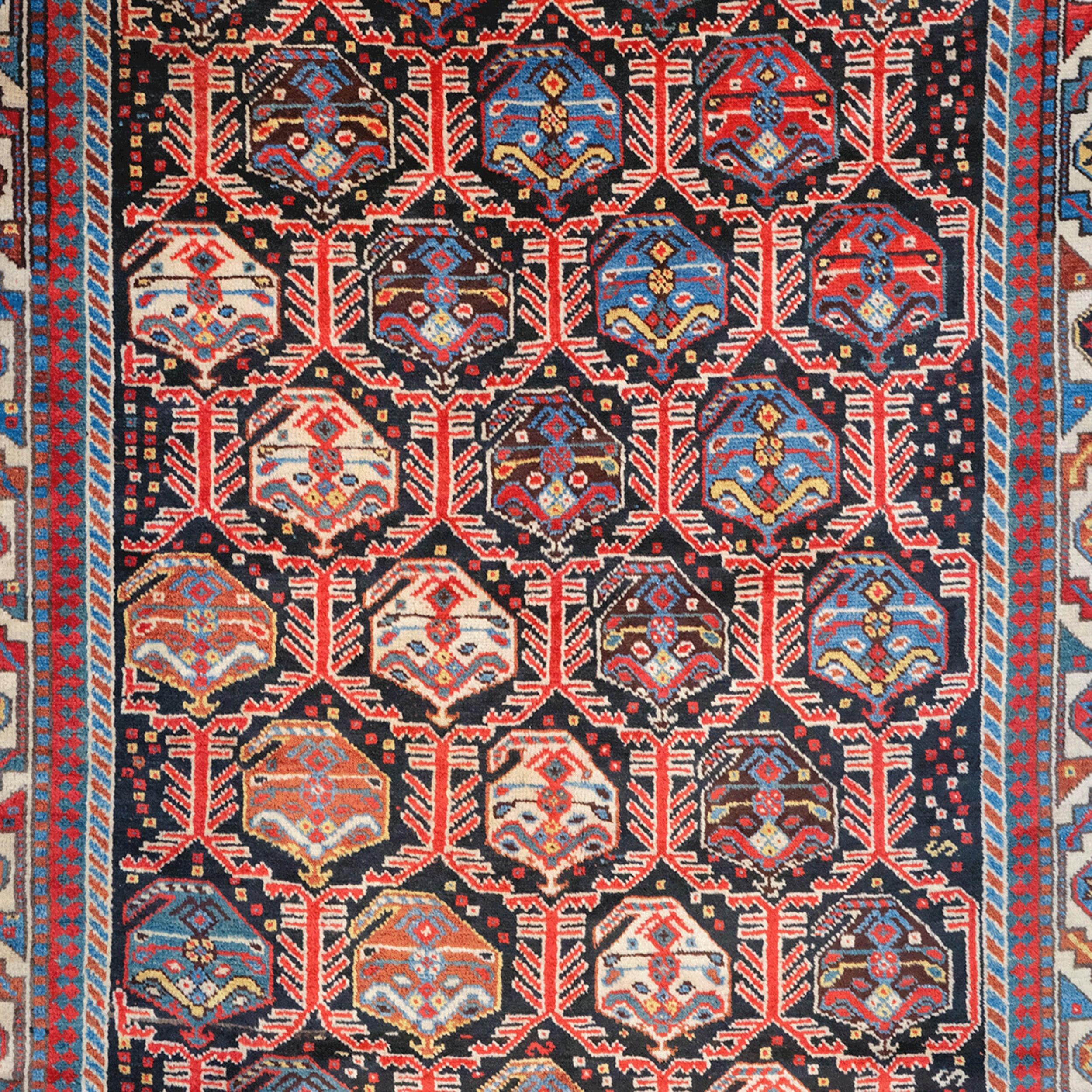 Antique Khamseh Rug - Late 19th Century Persian Khamseh Rug In Good Condition For Sale In Sultanahmet, 34