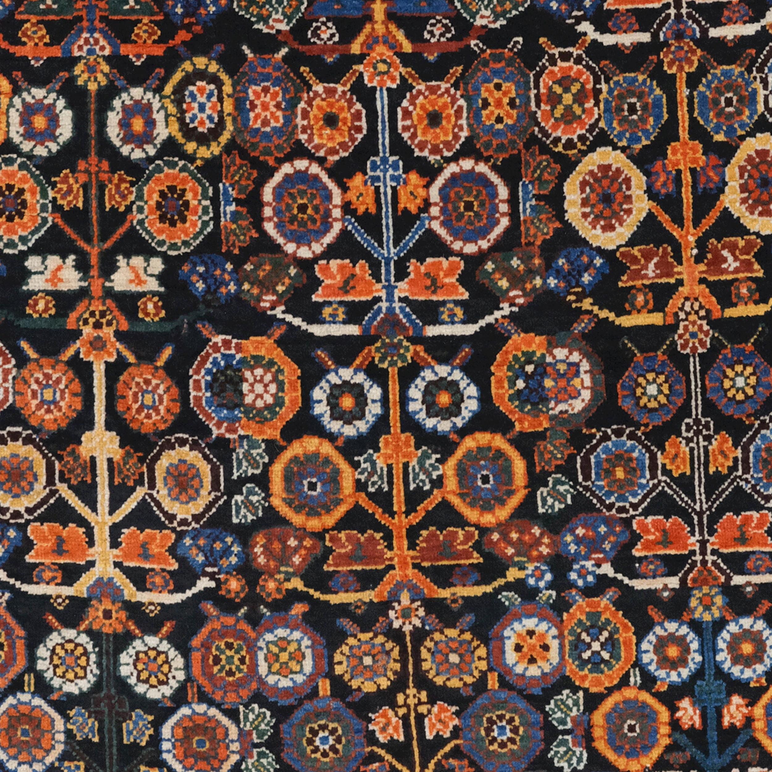 Antique Khamseh Rug - Late 19th Century Persian Khamseh Rug In Good Condition For Sale In Sultanahmet, 34