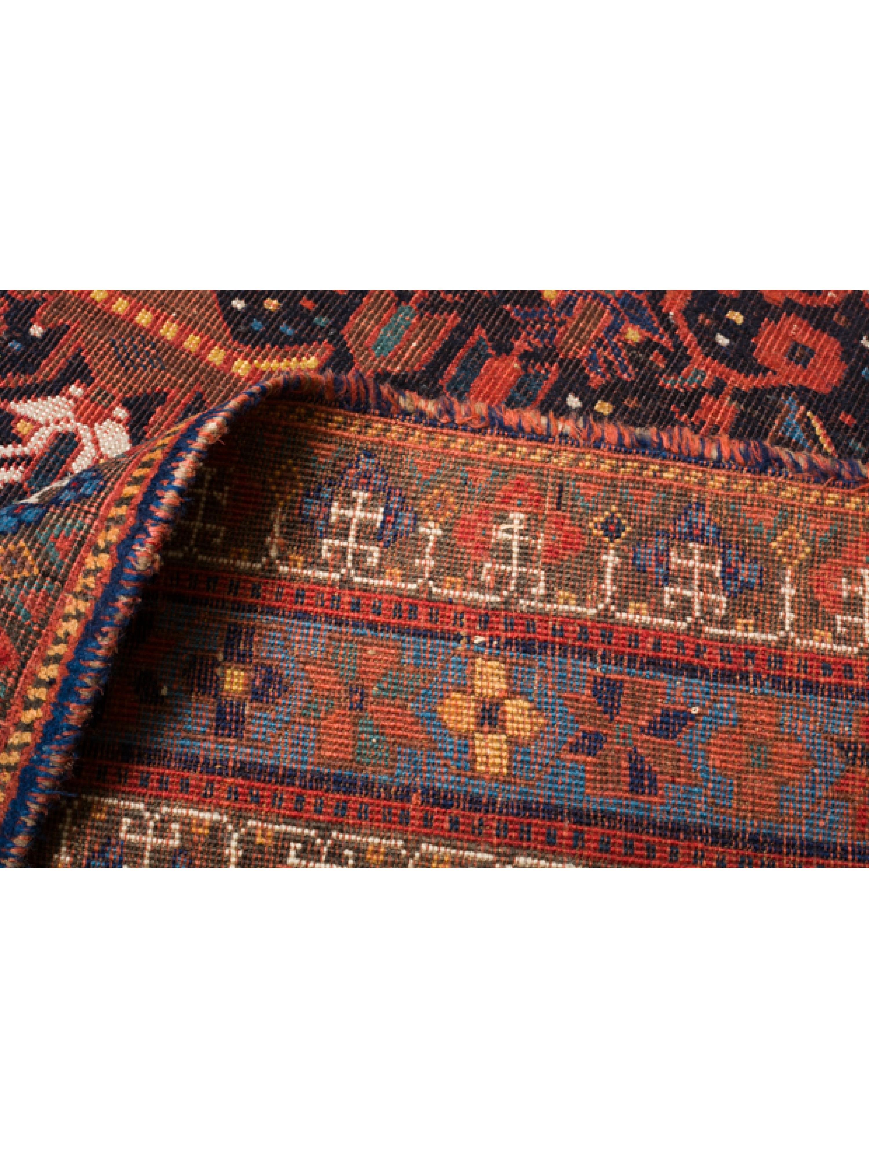 Laine Tapis ancien en laine Khamseh avec oiseaux et motifs géométriques Tapis tribal naturel en vente