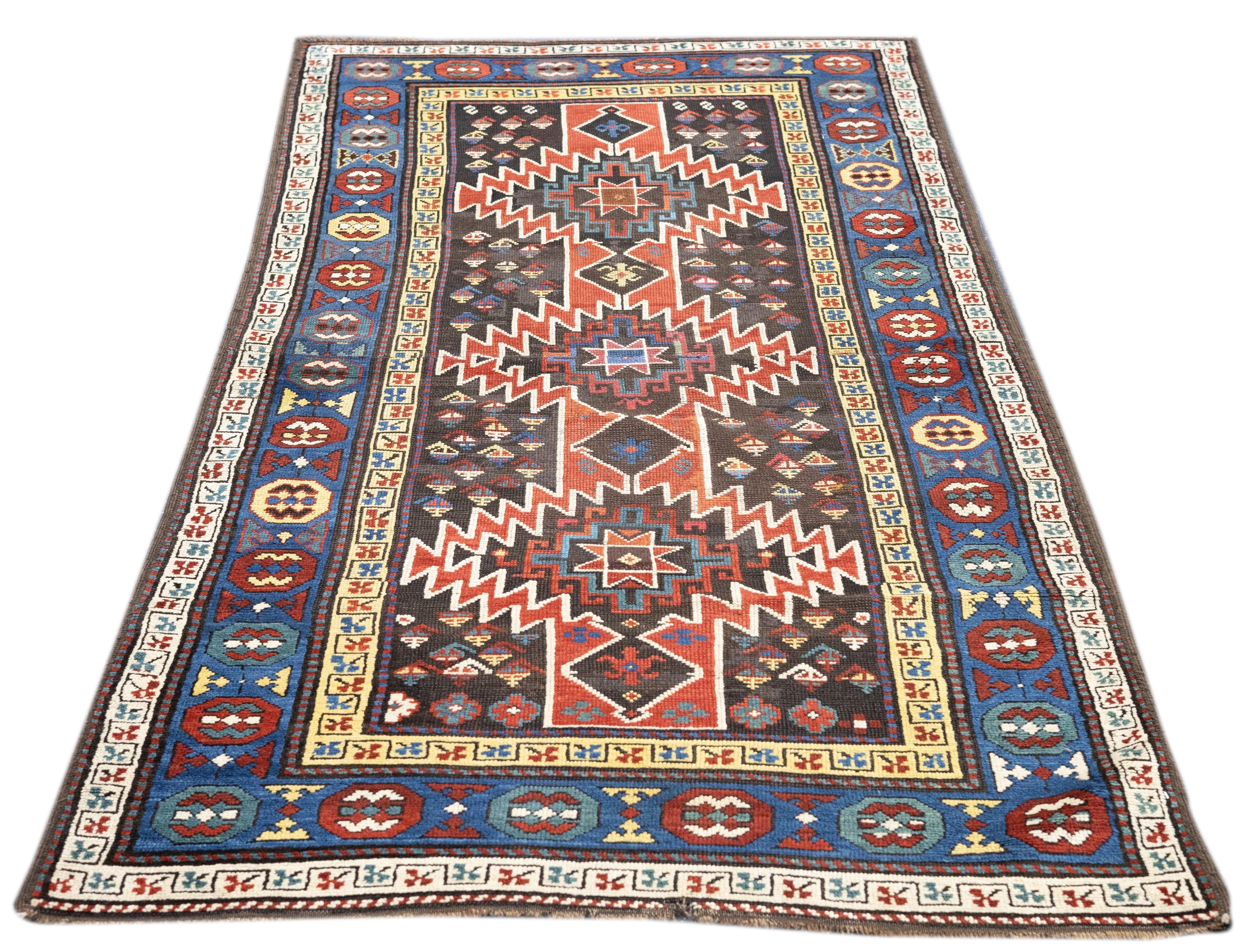 Antiker Kharabagh-Teppich 3'6'' x 6'10'' im Zustand „Gut“ im Angebot in New York, NY