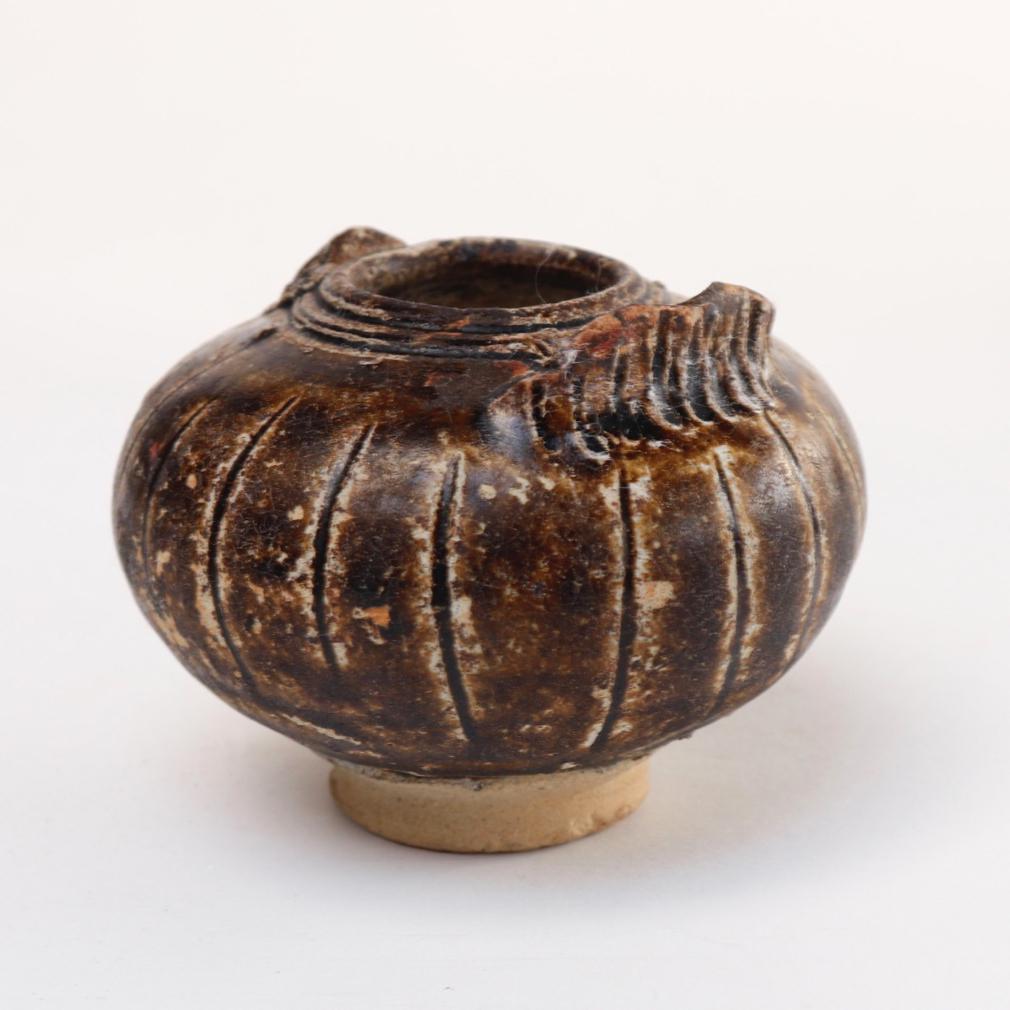 Ancien pot à chaux khmer en céramique en forme d'oiseau Bon état - En vente à Point Richmond, CA