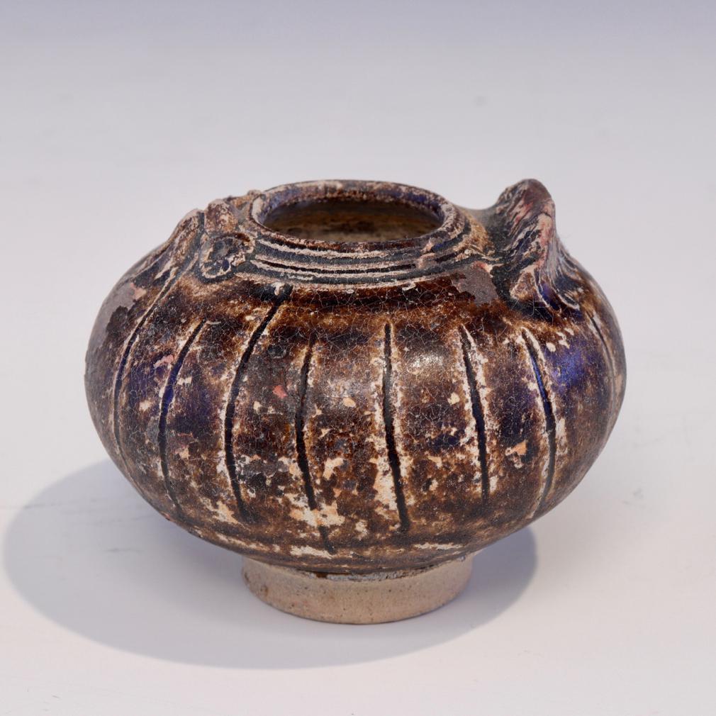 Ancien pot à chaux khmer en céramique en forme d'oiseau en vente 1