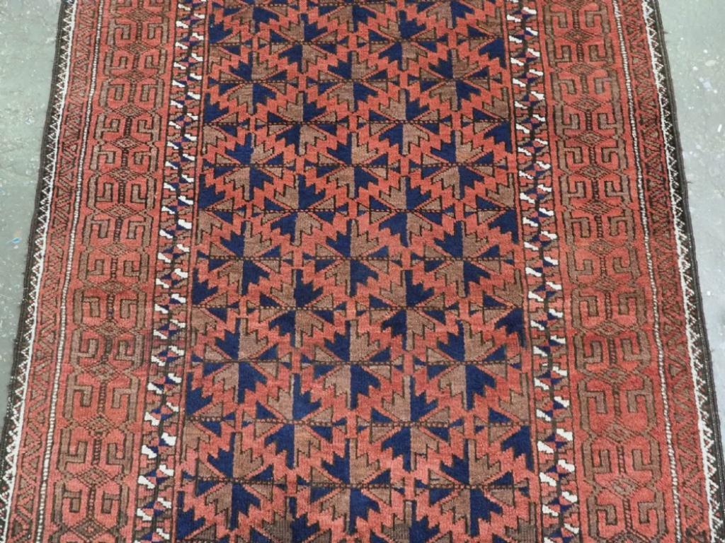 Antiker Khorasanischer Baluch-Teppich mit Weidenblattmuster, um 1900/20 (Persisch) im Angebot