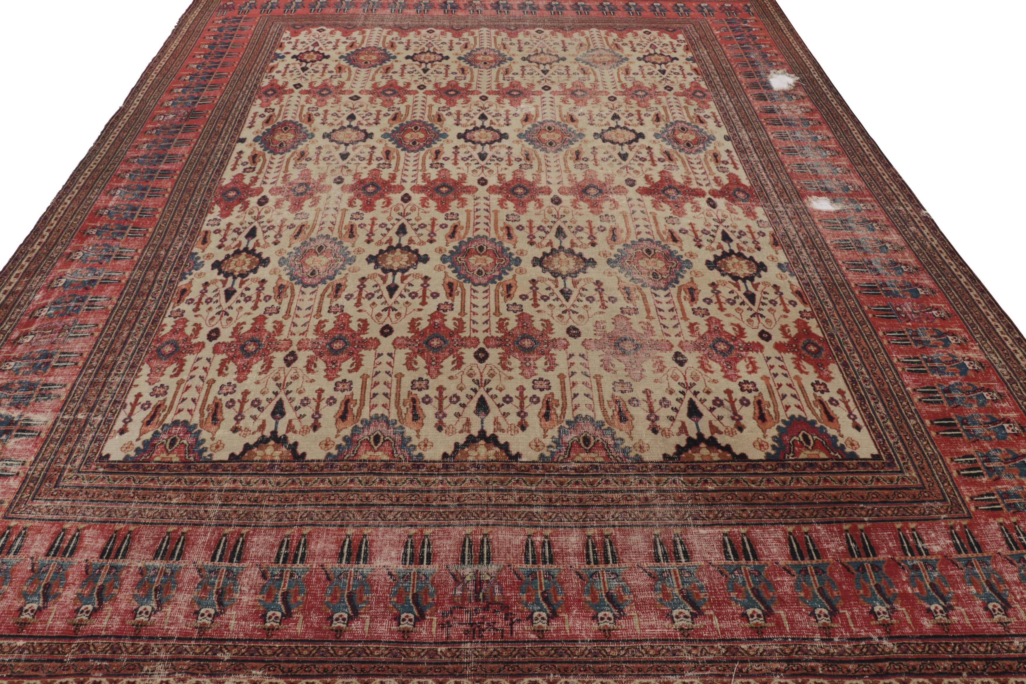 Annodato a mano Antico tappeto persiano Khorassan con motivi floreali beige e rossi - Rug & Kilim in vendita