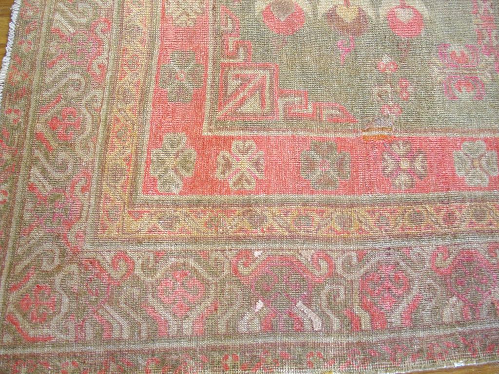 Chinese Early 20th Century Central Asian Khotan Carpet ( 5'6