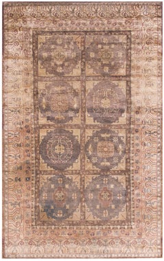 Zentralasiatischer chinesischer Khotan-Teppich des frühen 20. Jahrhunderts (6'3" x 10' - 191 x 305)