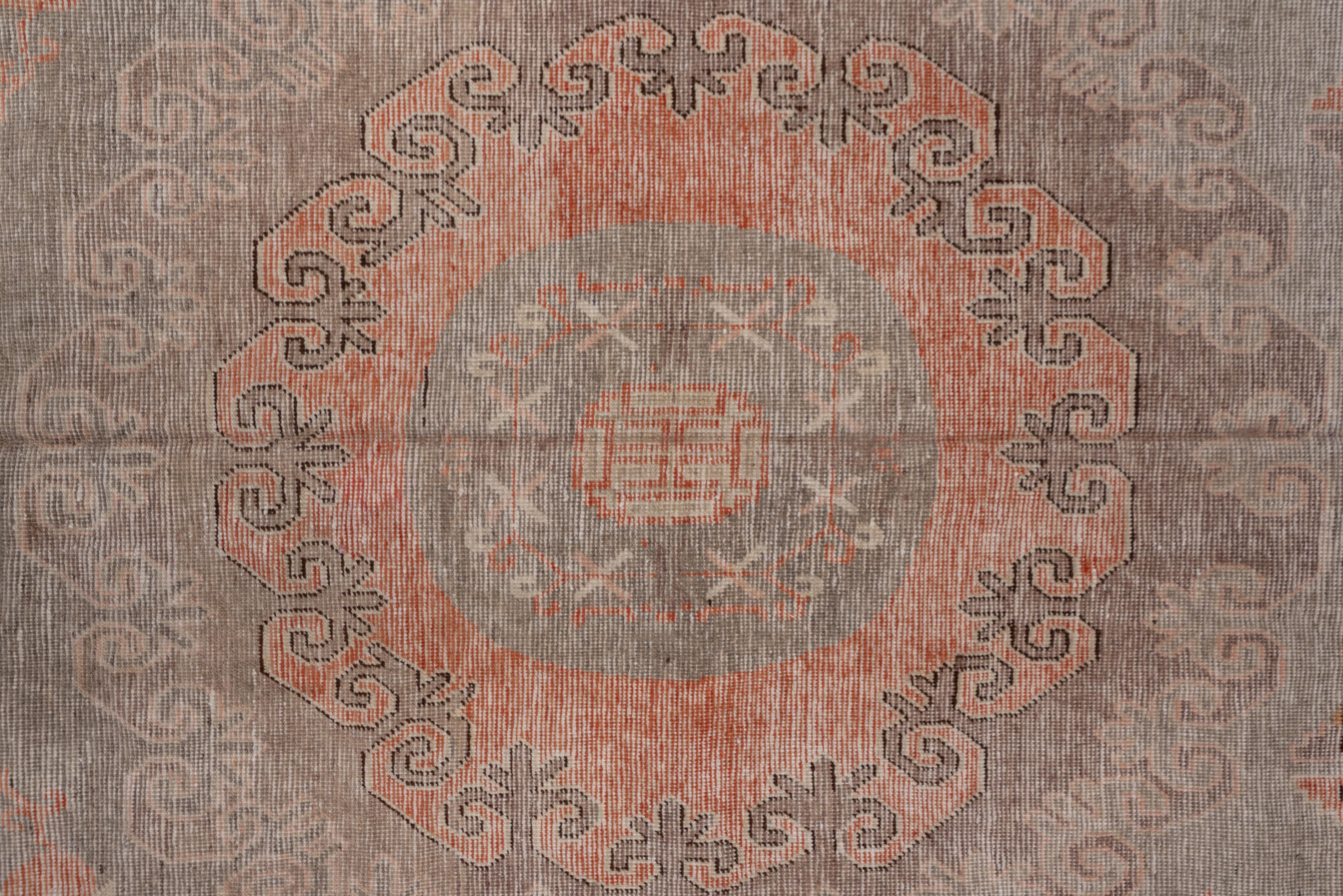 Antiker Khotan-Galerie-Teppich, weiche Palette, um 1910 (Chinesisch) im Angebot