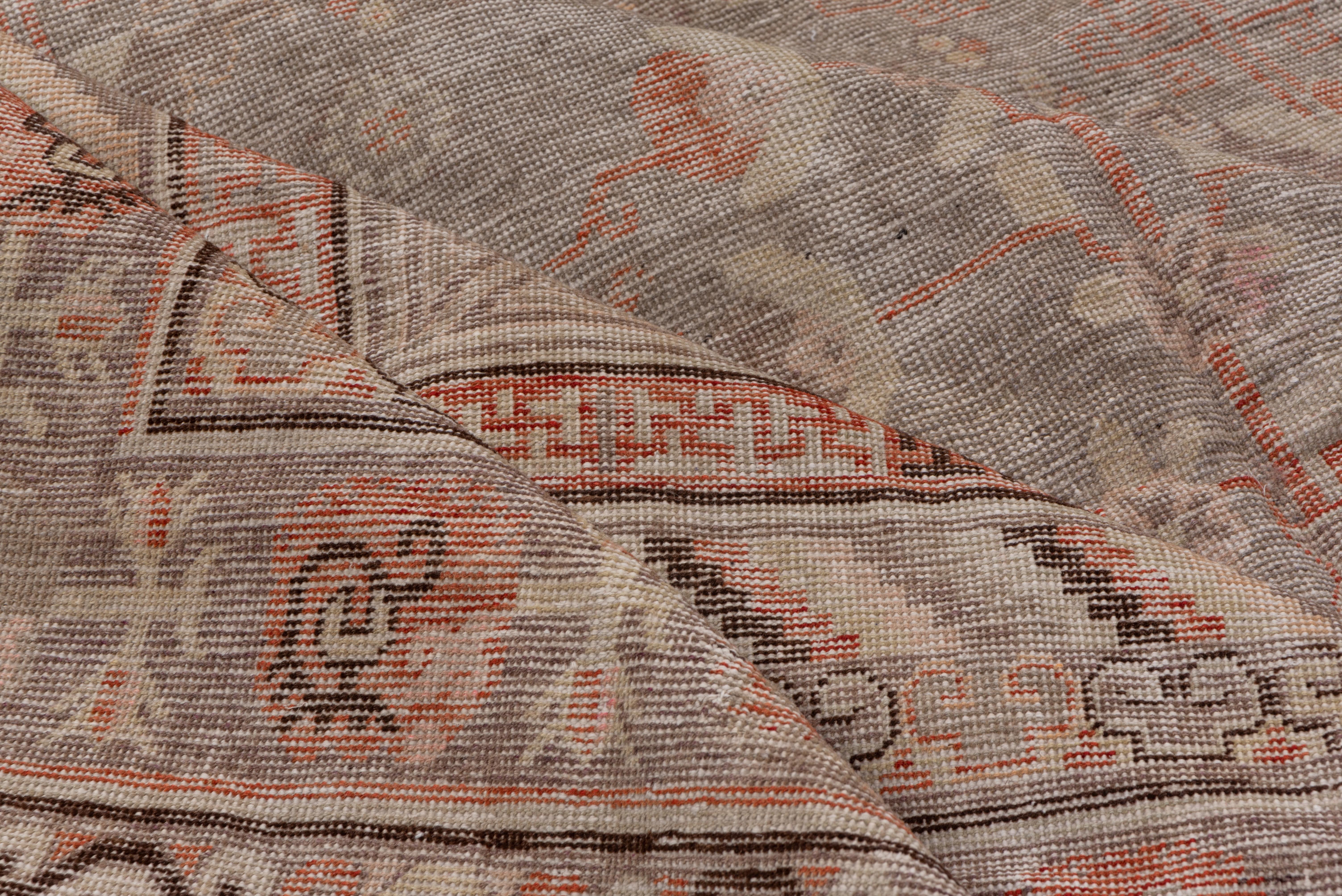 Antiker Khotan-Galerie-Teppich, weiche Palette, um 1910 (20. Jahrhundert) im Angebot