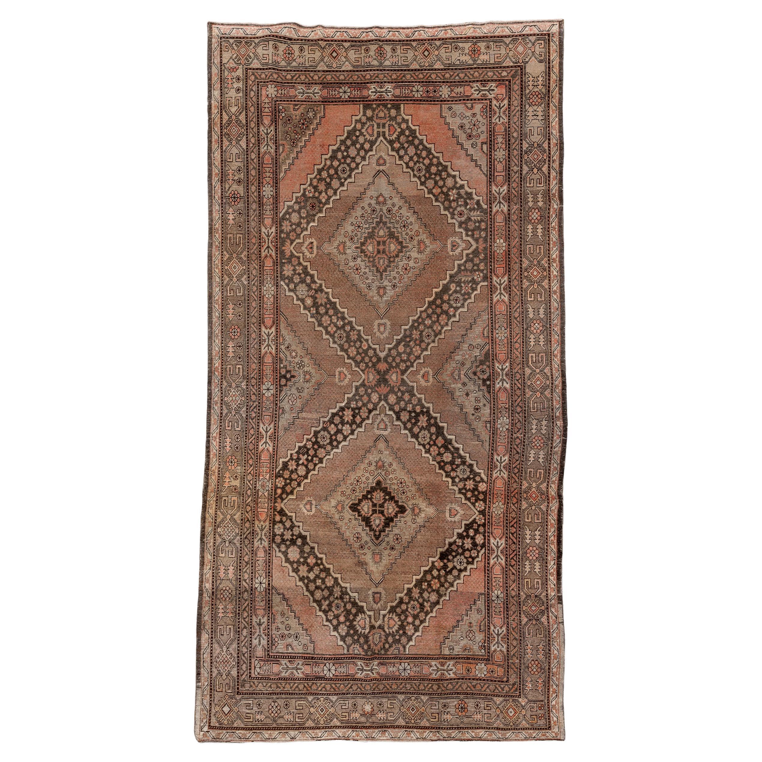 Antiker langer Khotan-Teppich