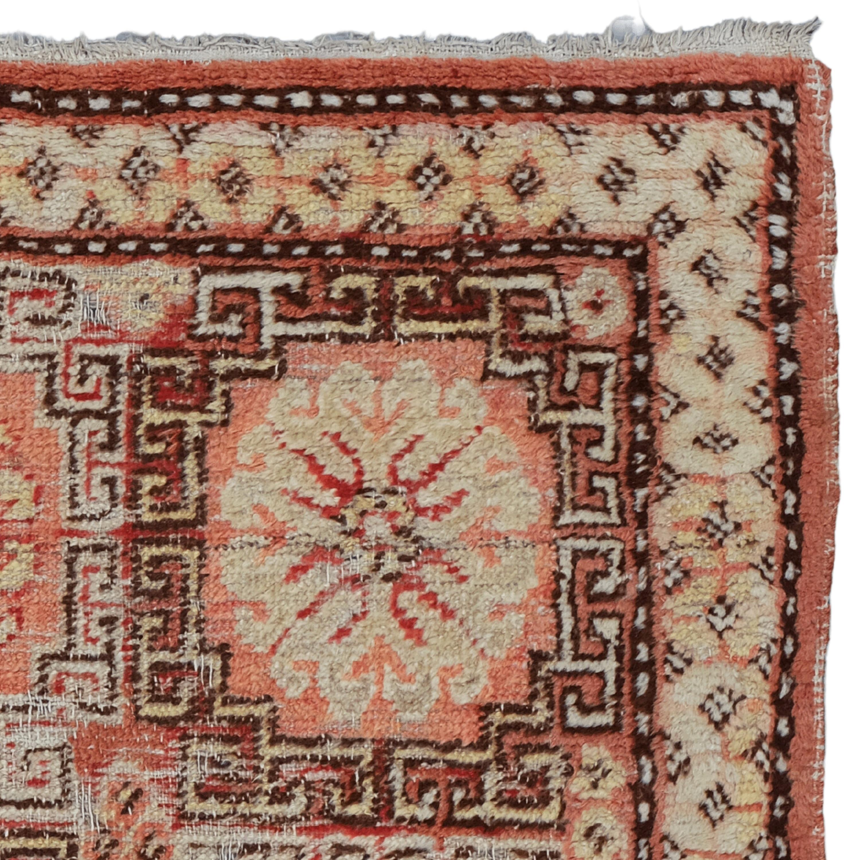 Antiker Khotan-Teppich - Khotan-Teppich des 19. Jahrhunderts, handgewebter Teppich, antiker Teppich im Zustand „Gut“ im Angebot in Sultanahmet, 34
