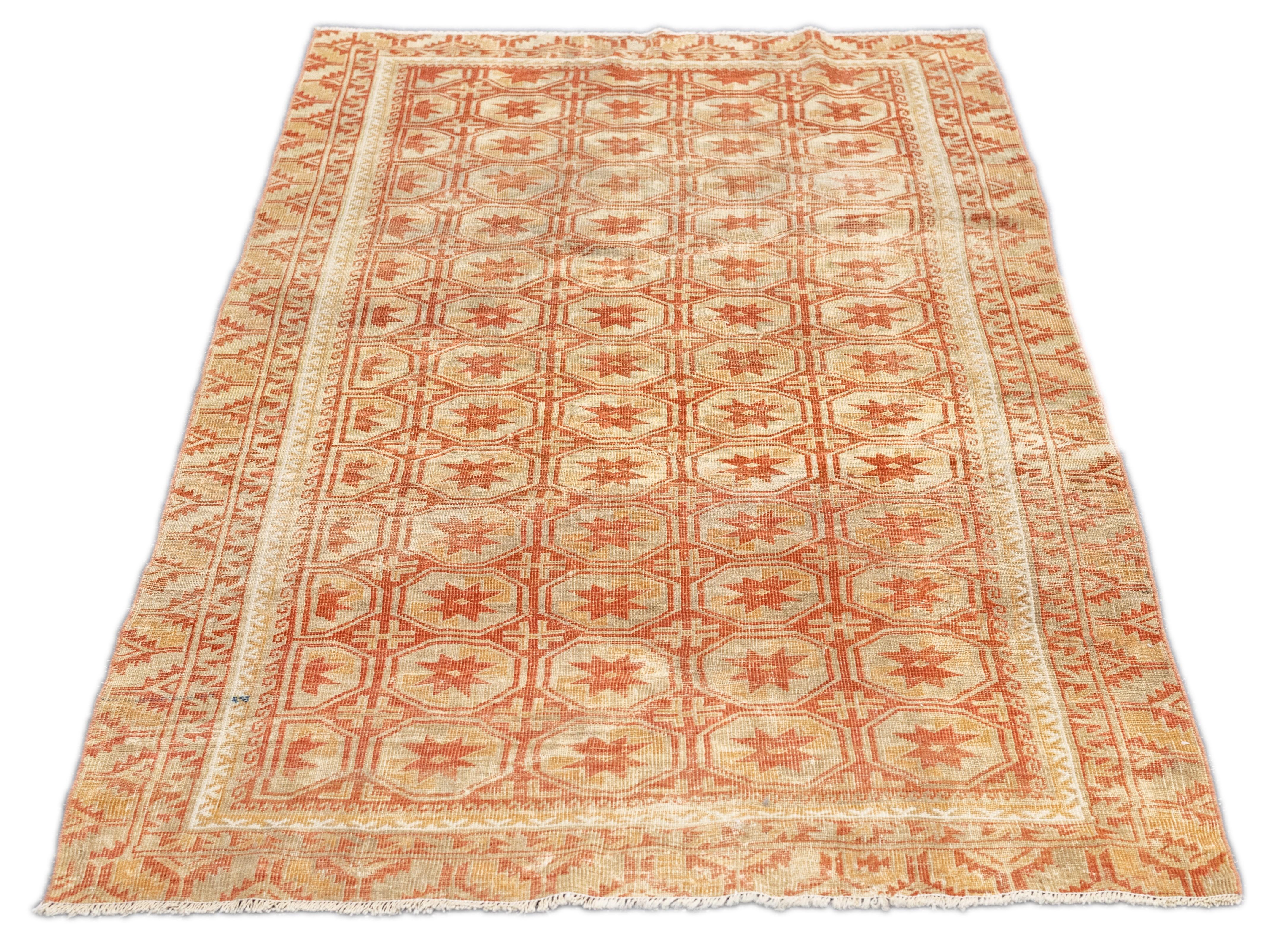 Noué à la main Tapis Khotan ancien 3'10'' x 6'7'' en vente