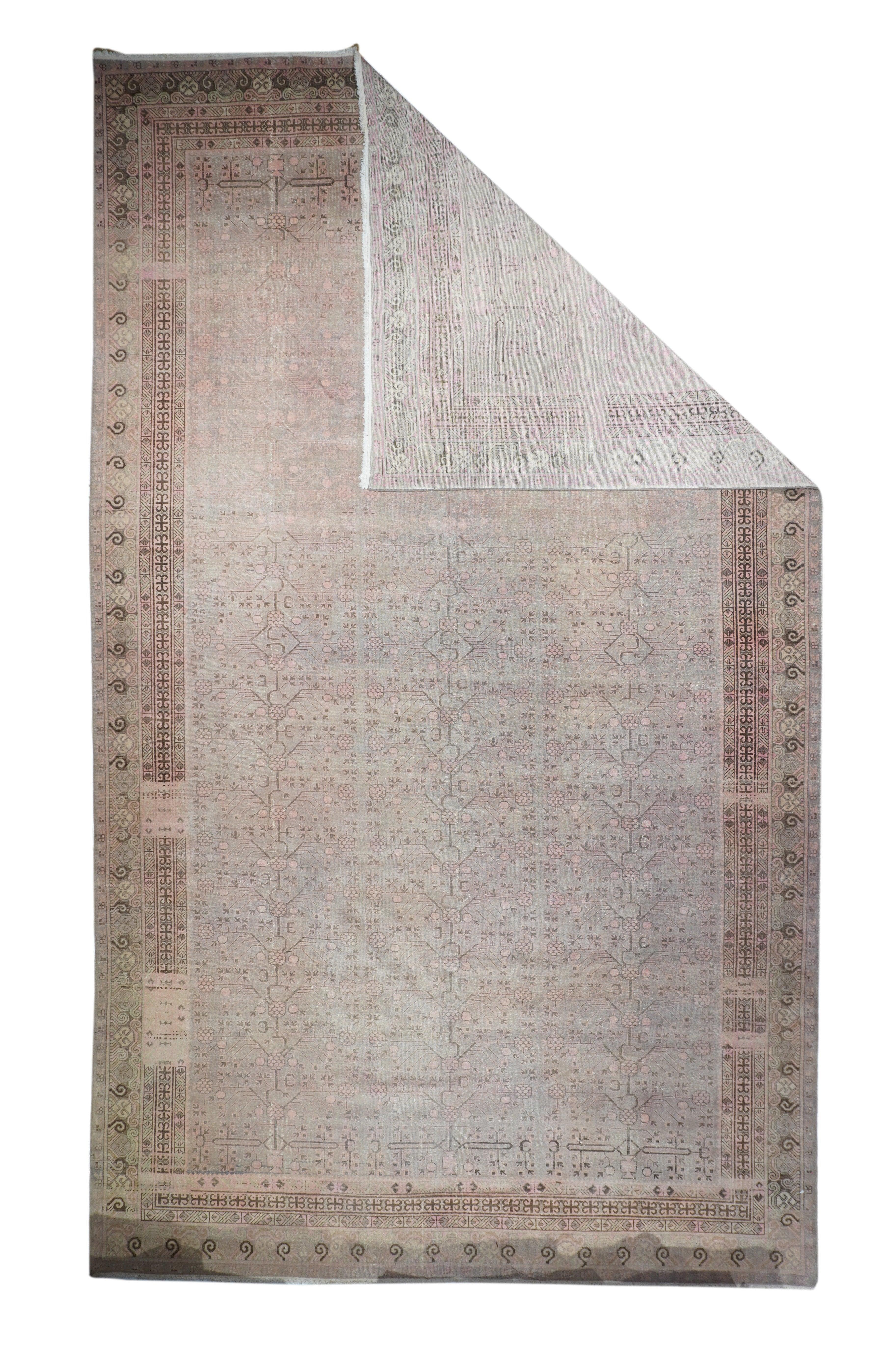 Tapis Khotan antique 9'5'' x 16'1''. 