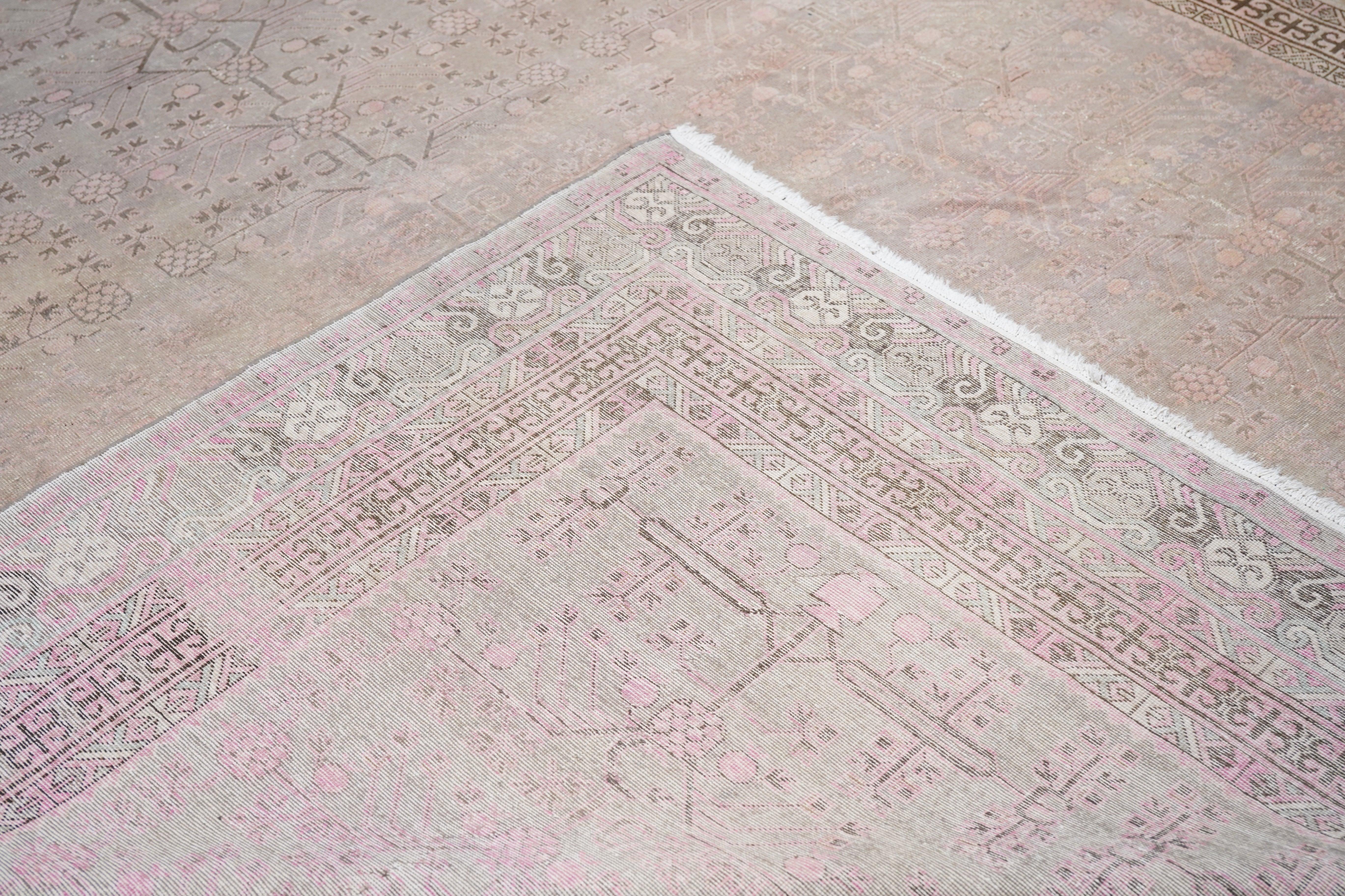 Tapis Khotan ancien 9'5'' x 16'1'' en vente 3