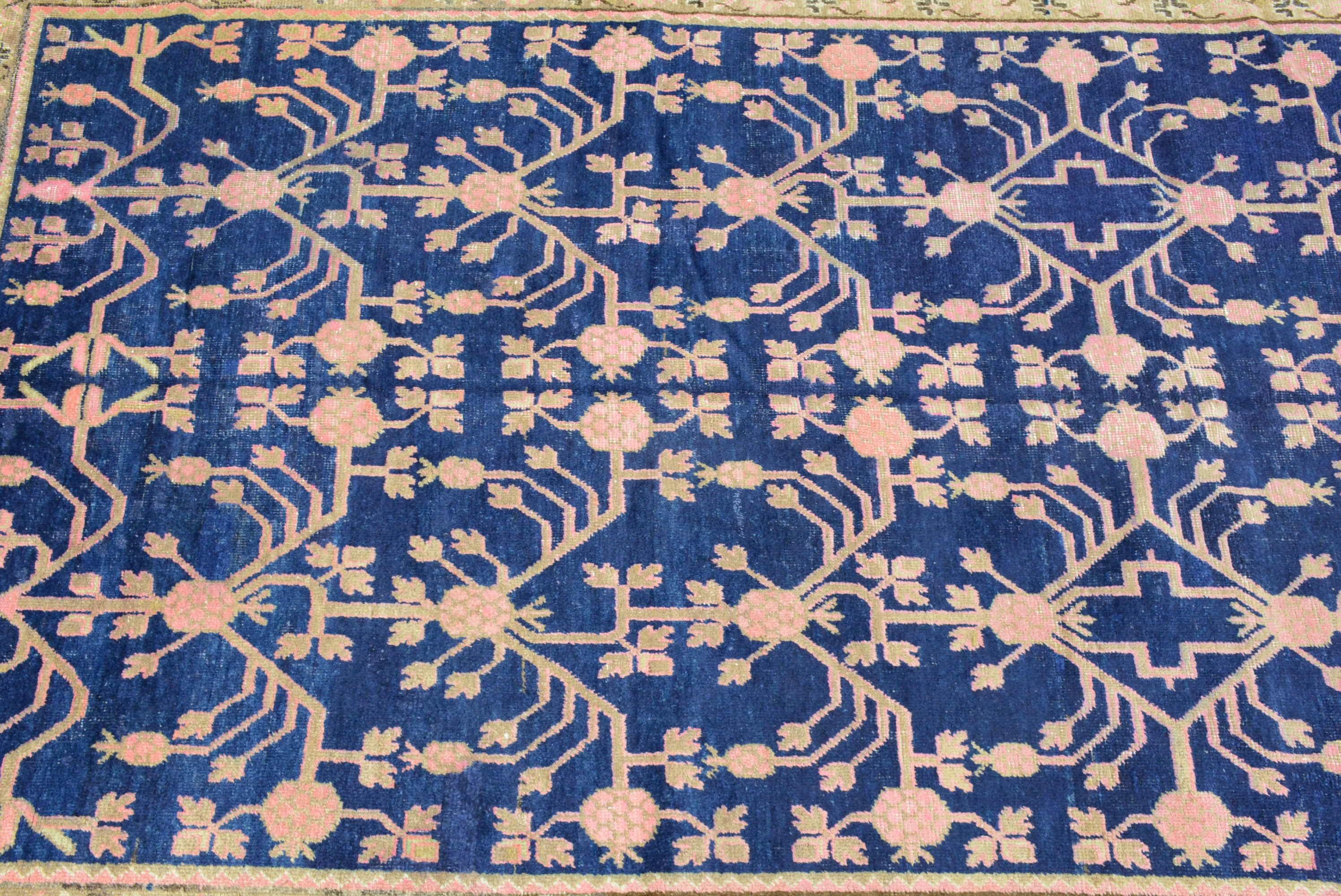 Antiker Khotan-Teppich (Ostturkestanisch) im Angebot