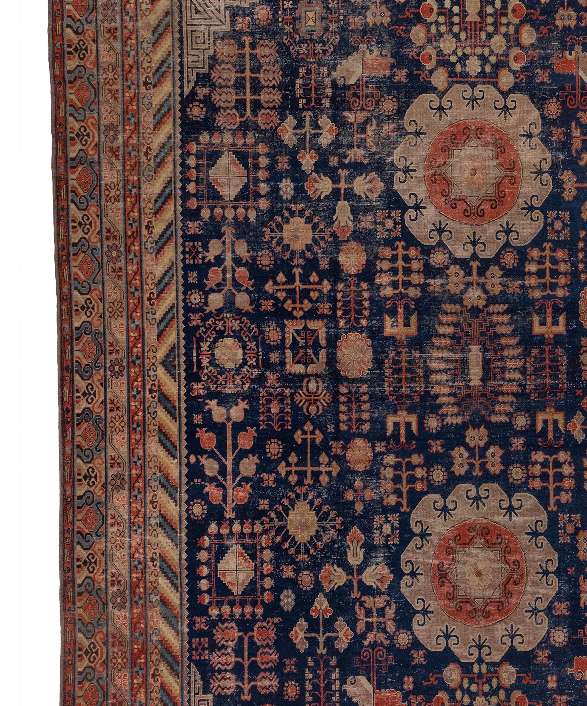 Turkestan Tapis Khotan ancien en vente