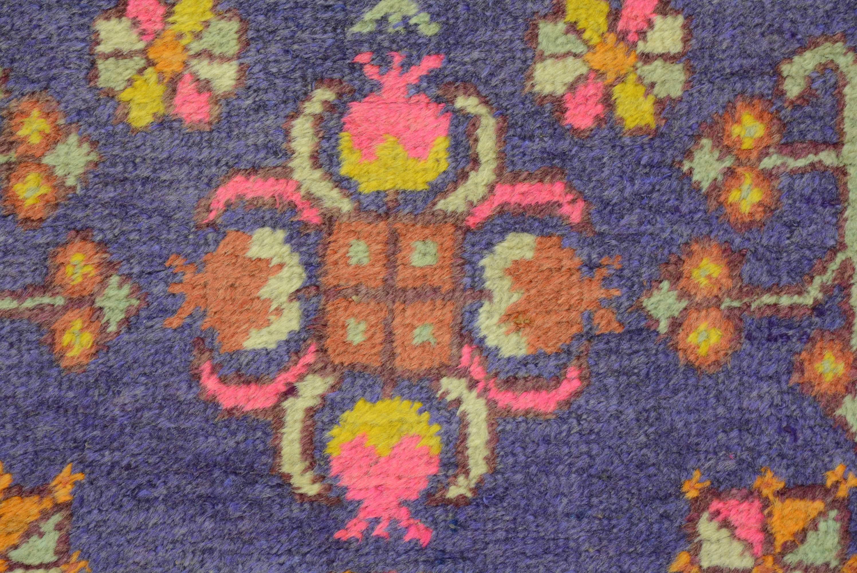 Tapis Khotan ancien Bon état - En vente à Closter, NJ