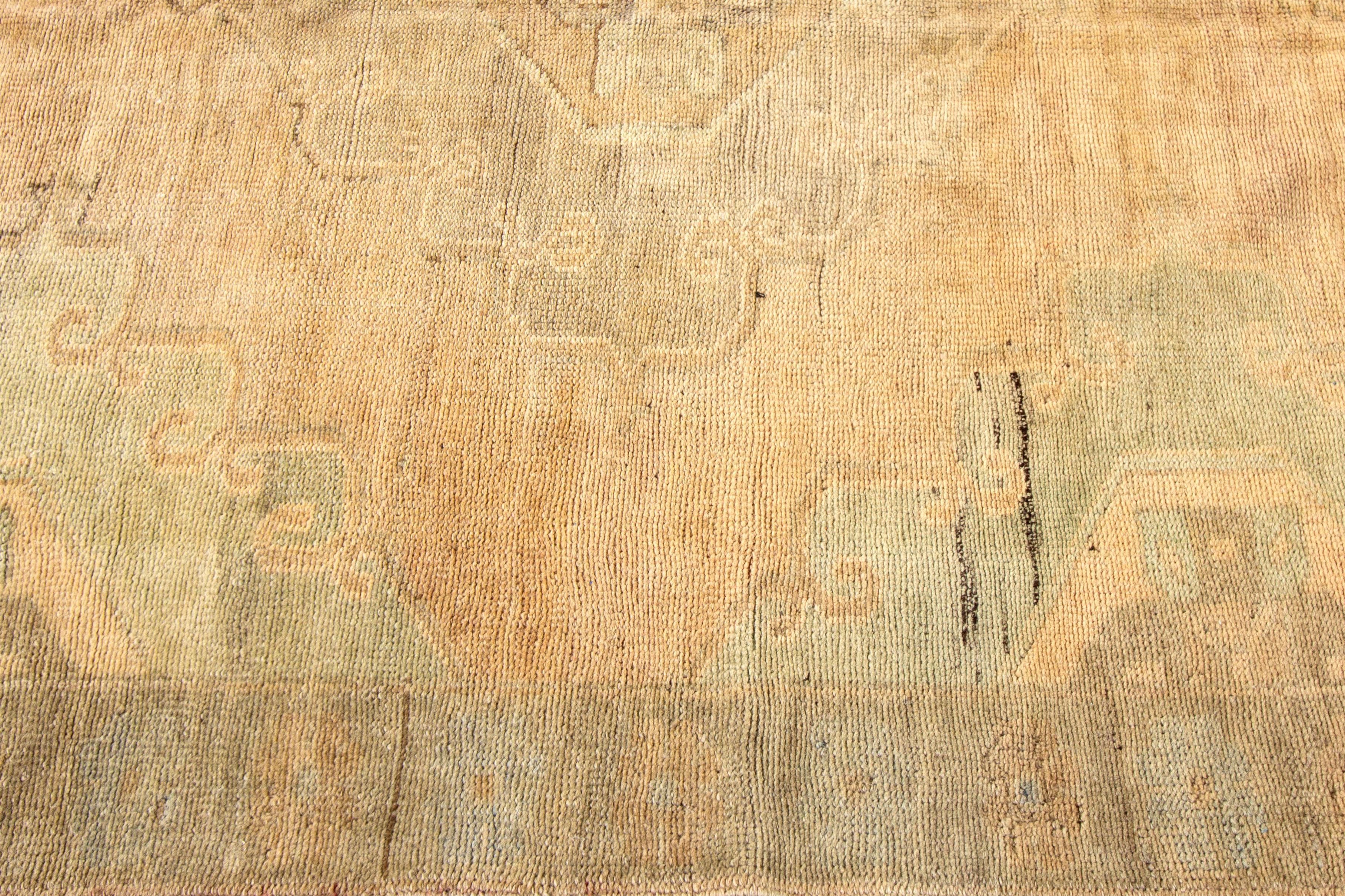Tapis Khotan antique fait main en laine couleur pêche Bon état - En vente à Norwalk, CT