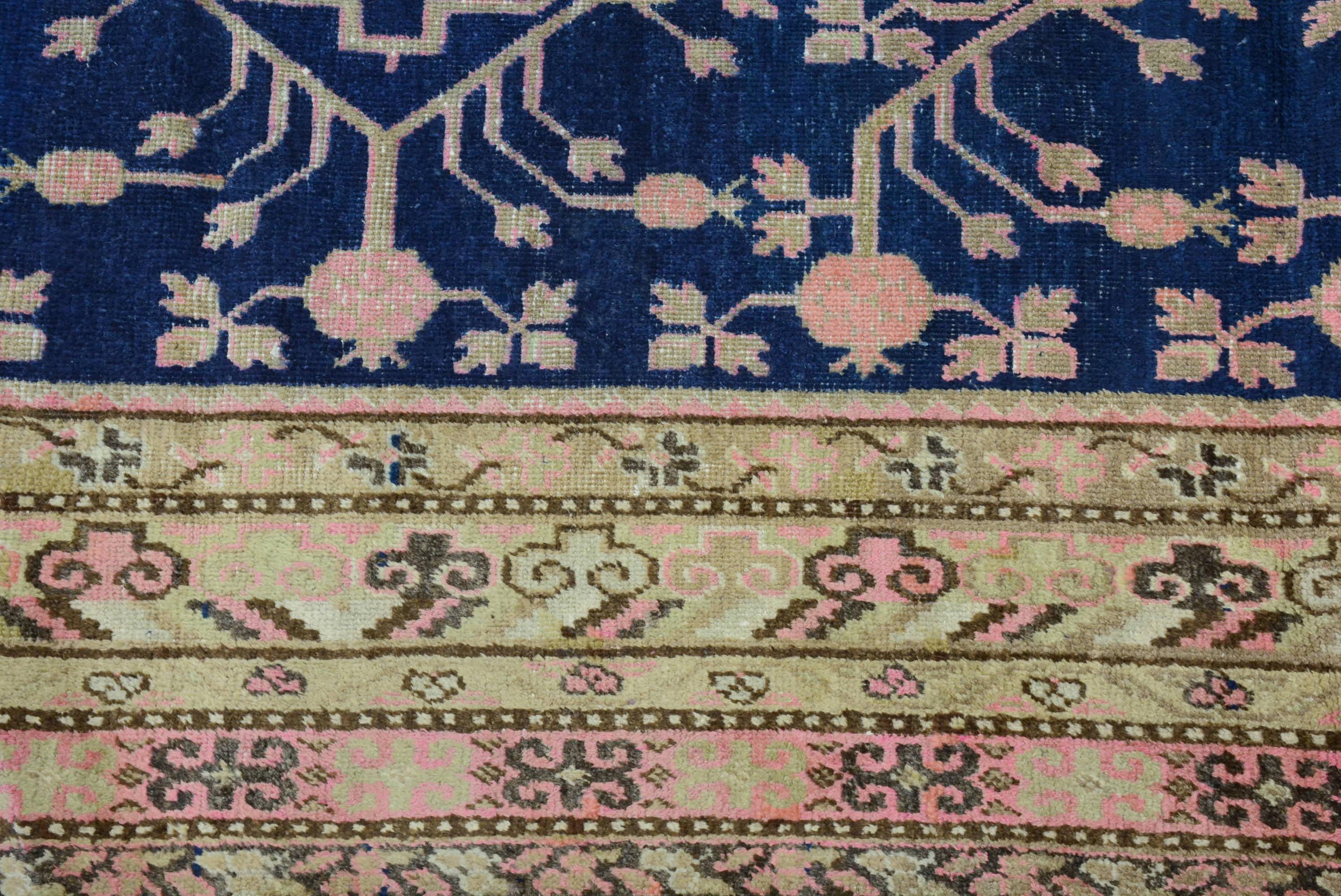 Antiker Khotan-Teppich (20. Jahrhundert) im Angebot