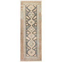 Nazmiyal Collection Antiker Khotan Läufer Teppich. Größe: 4 Fuß x 11 Fuß