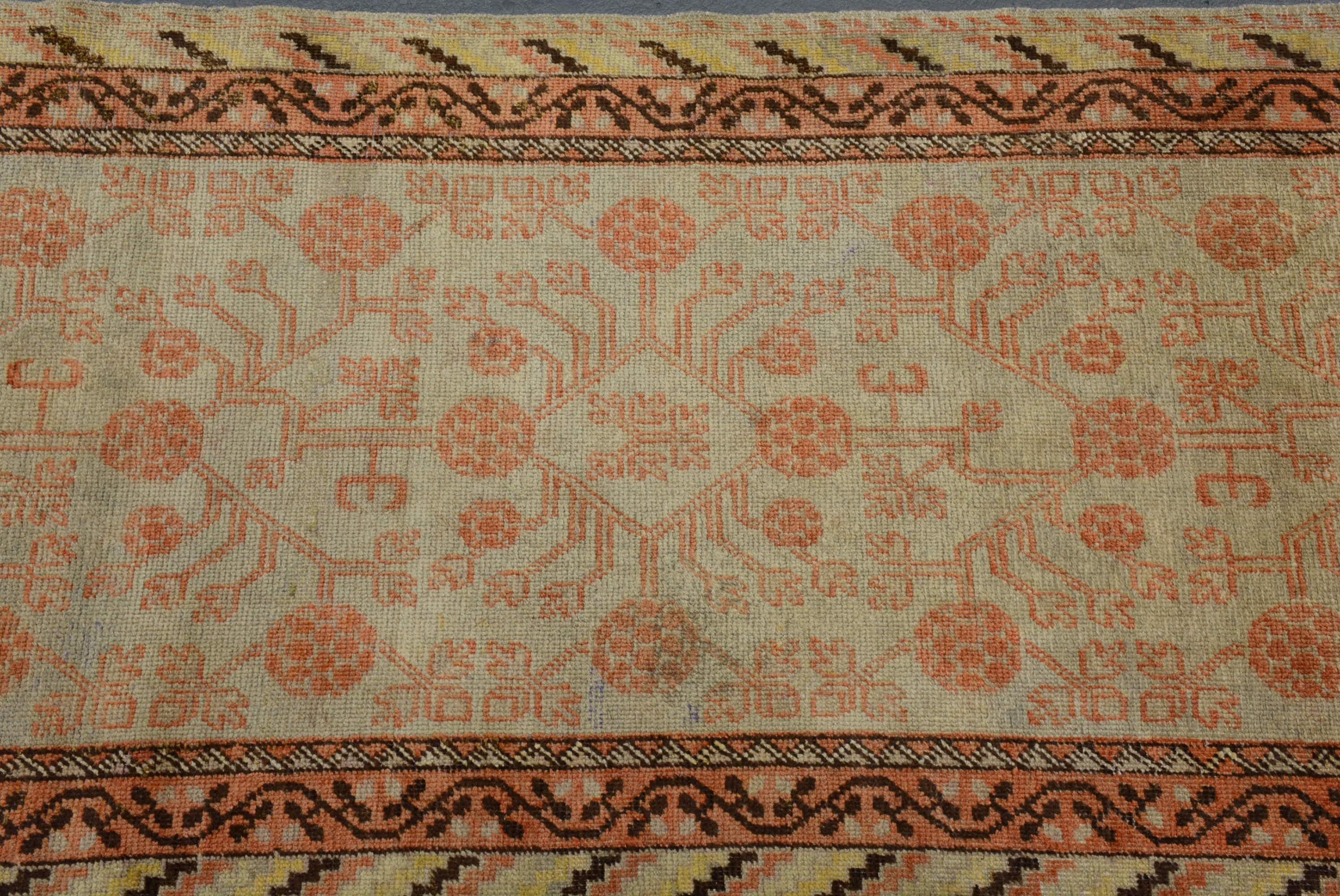 Antiker Khotan-Läufer (Ostturkestanisch) im Angebot