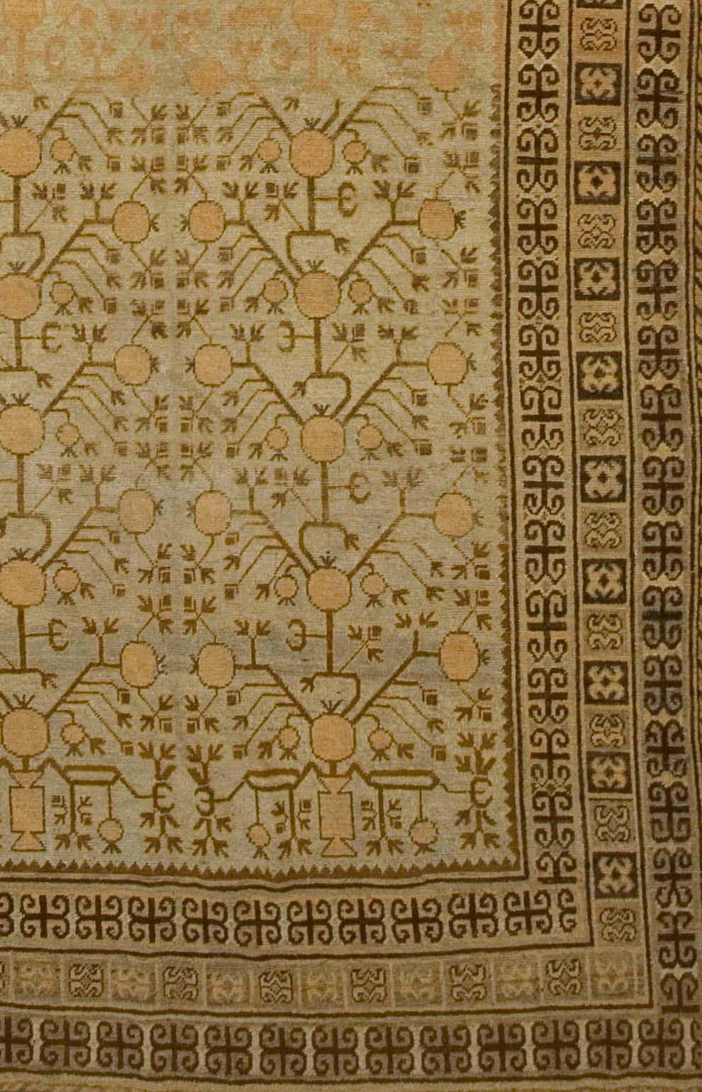 Tissé à la main Ancien tapis Khotan Samarkand de taille galerie  6'2 x 13'4 en vente