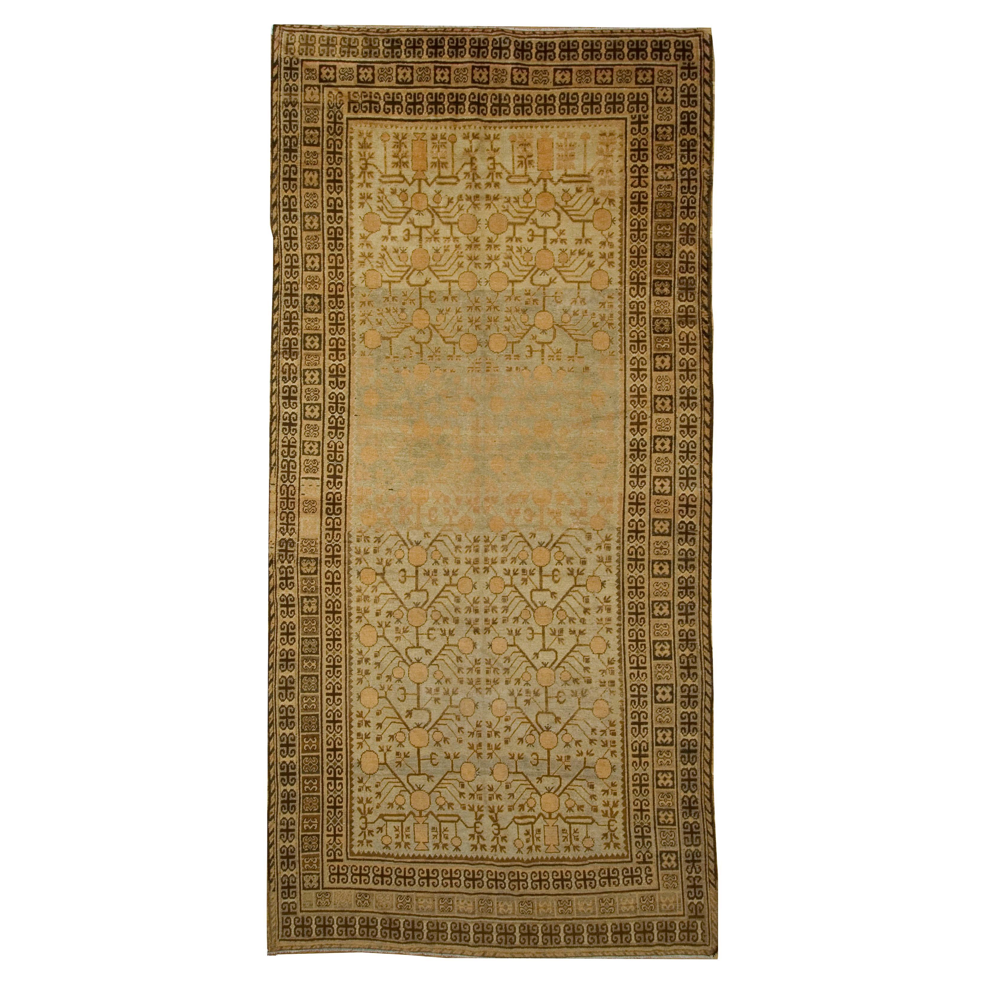 Ancien tapis Khotan Samarkand de taille galerie  6'2 x 13'4 en vente