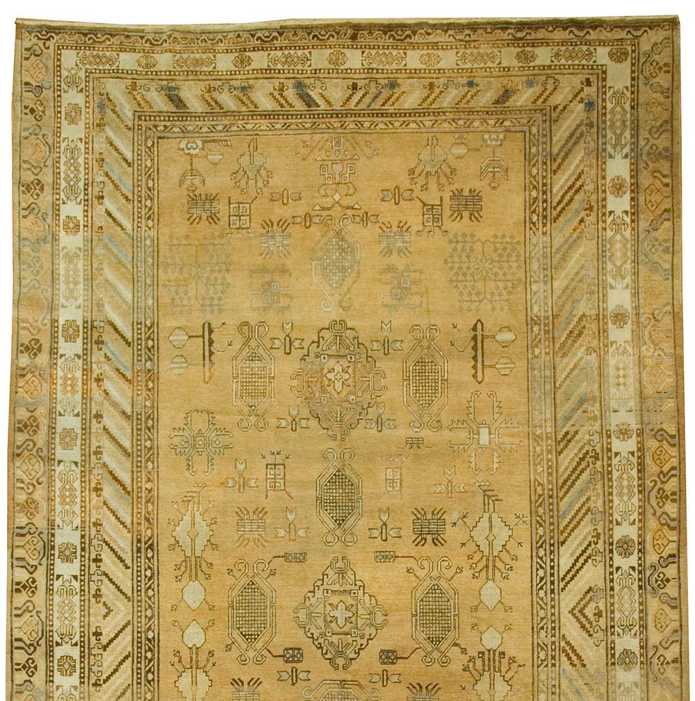 Antiker Khotan Samarkand Teppich in Galeriengröße, um 1910  9'2 x 17'1 m (Wolle) im Angebot
