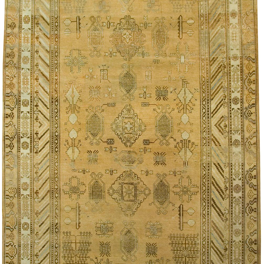 Antiker Khotan Samarkand Teppich in Galeriengröße, um 1910  9'2 x 17'1 m im Angebot 1