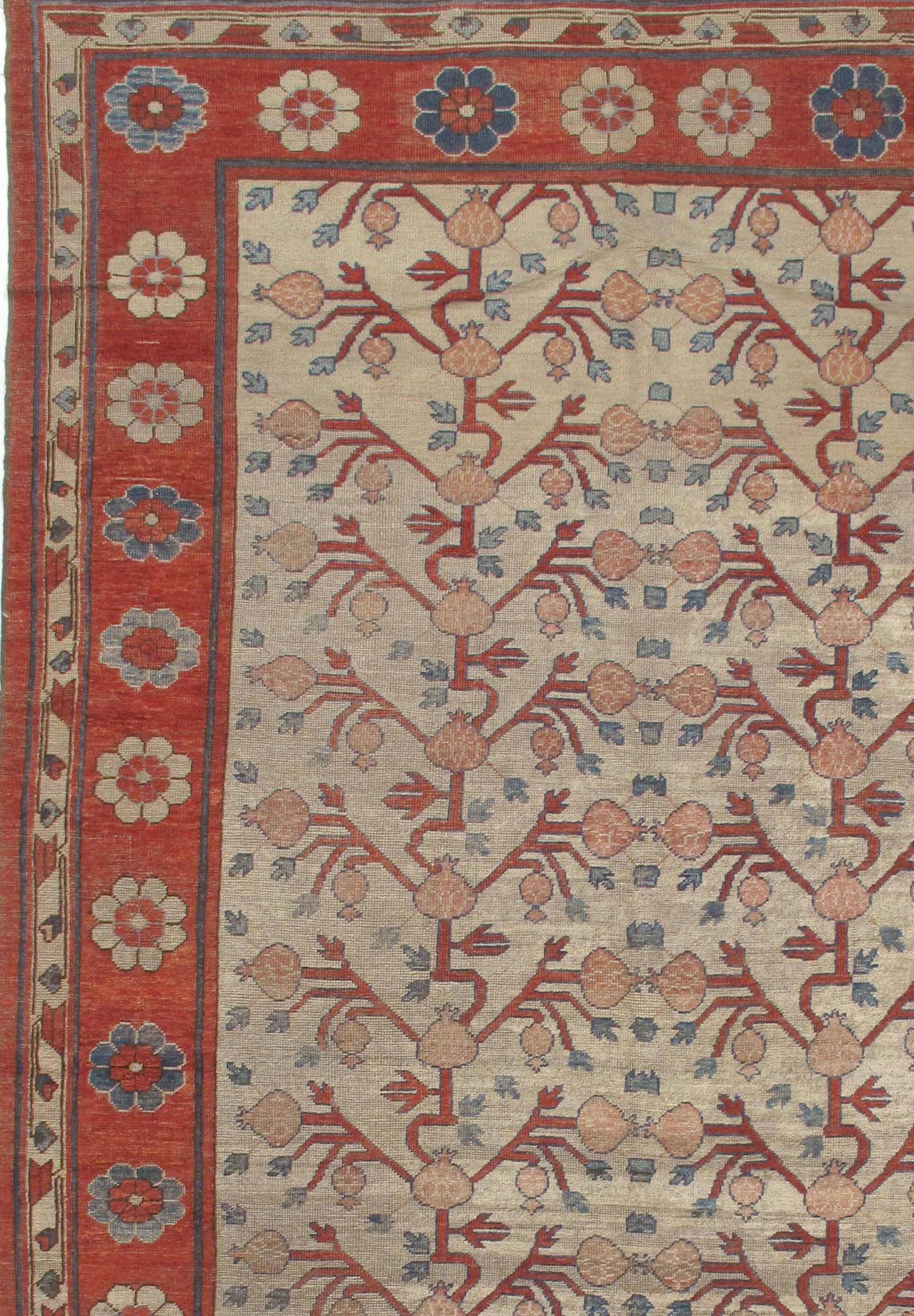 XX secolo Tappeto antico Khotan Samarkand, 6'3 x 12'3 in vendita